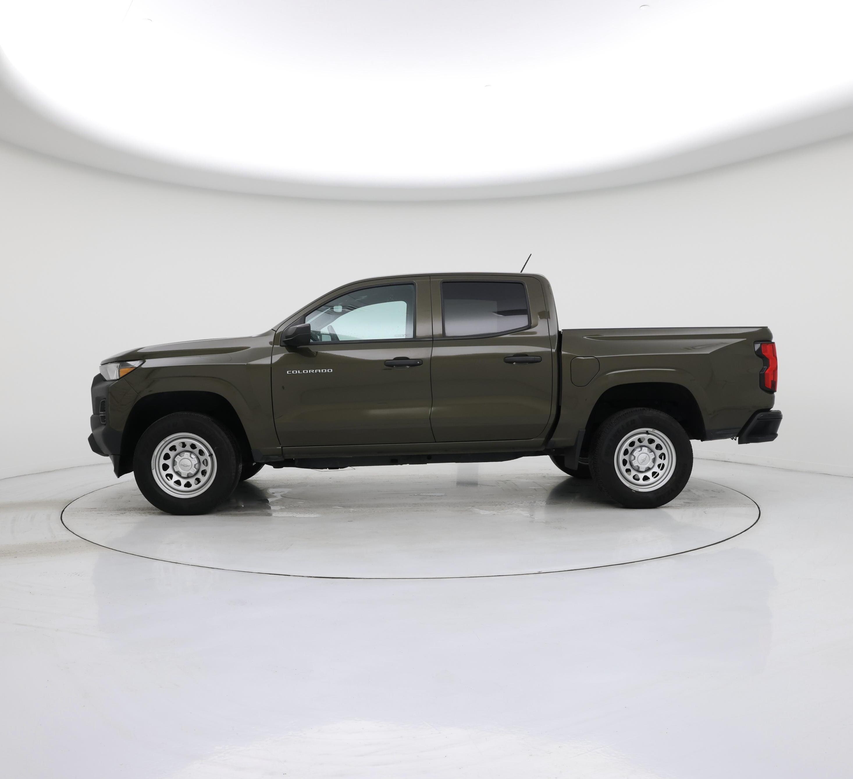 Thumbnail: 2023 Chevrolet Colorado - 3