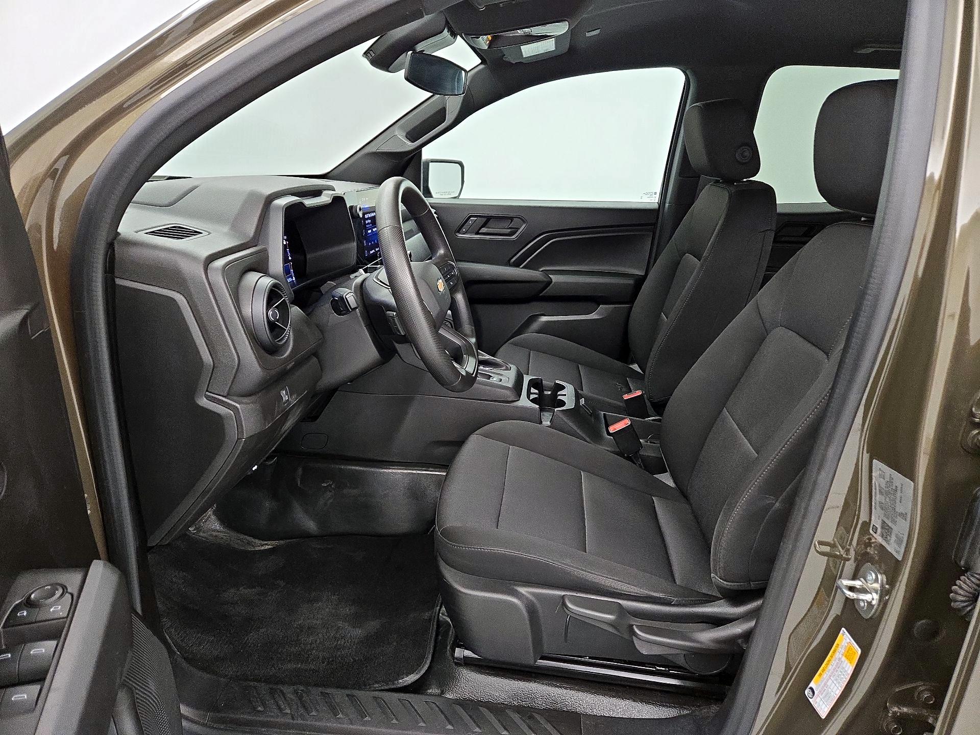 Thumbnail: 2023 Chevrolet Colorado - 11