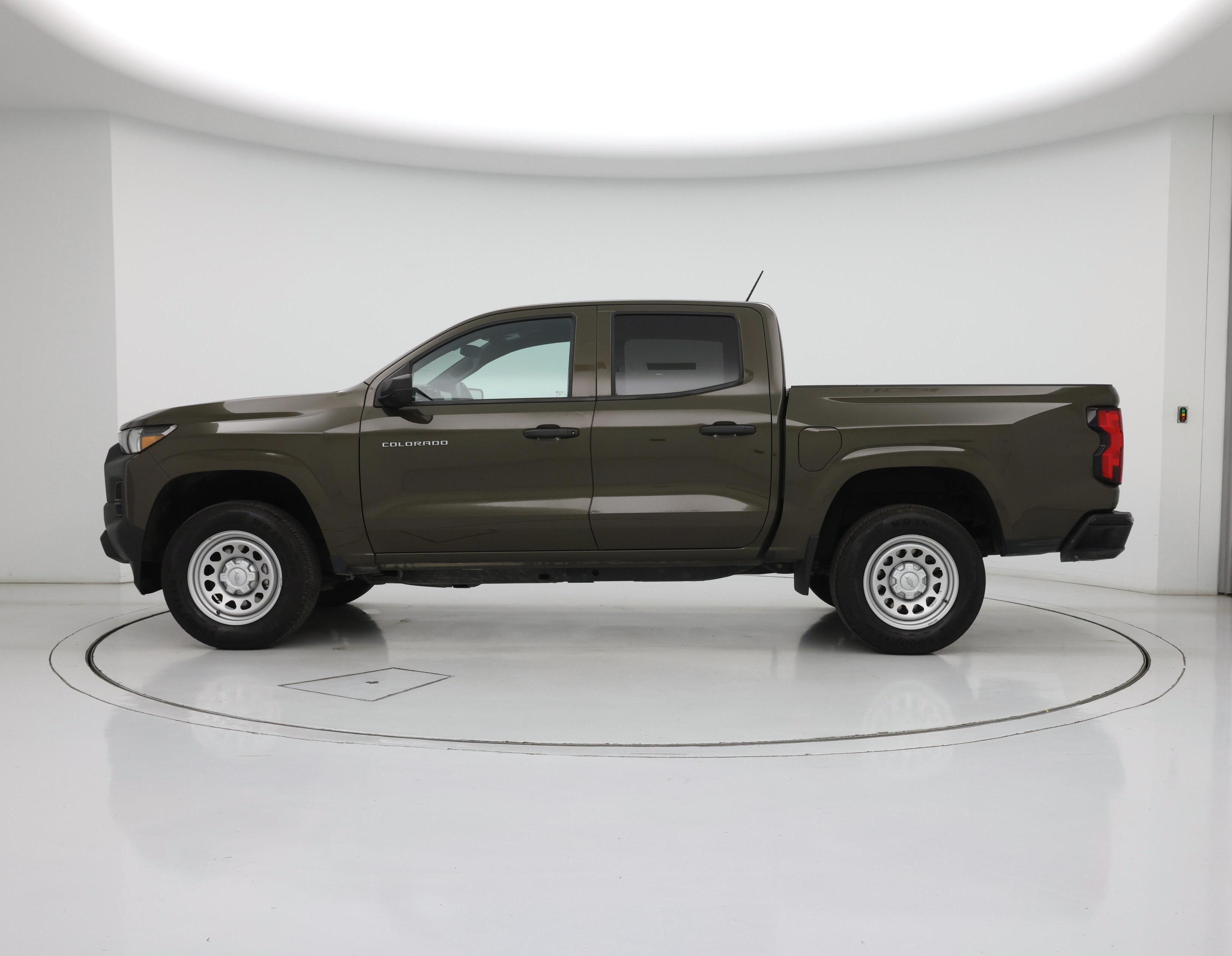 Thumbnail: 2023 Chevrolet Colorado - 3