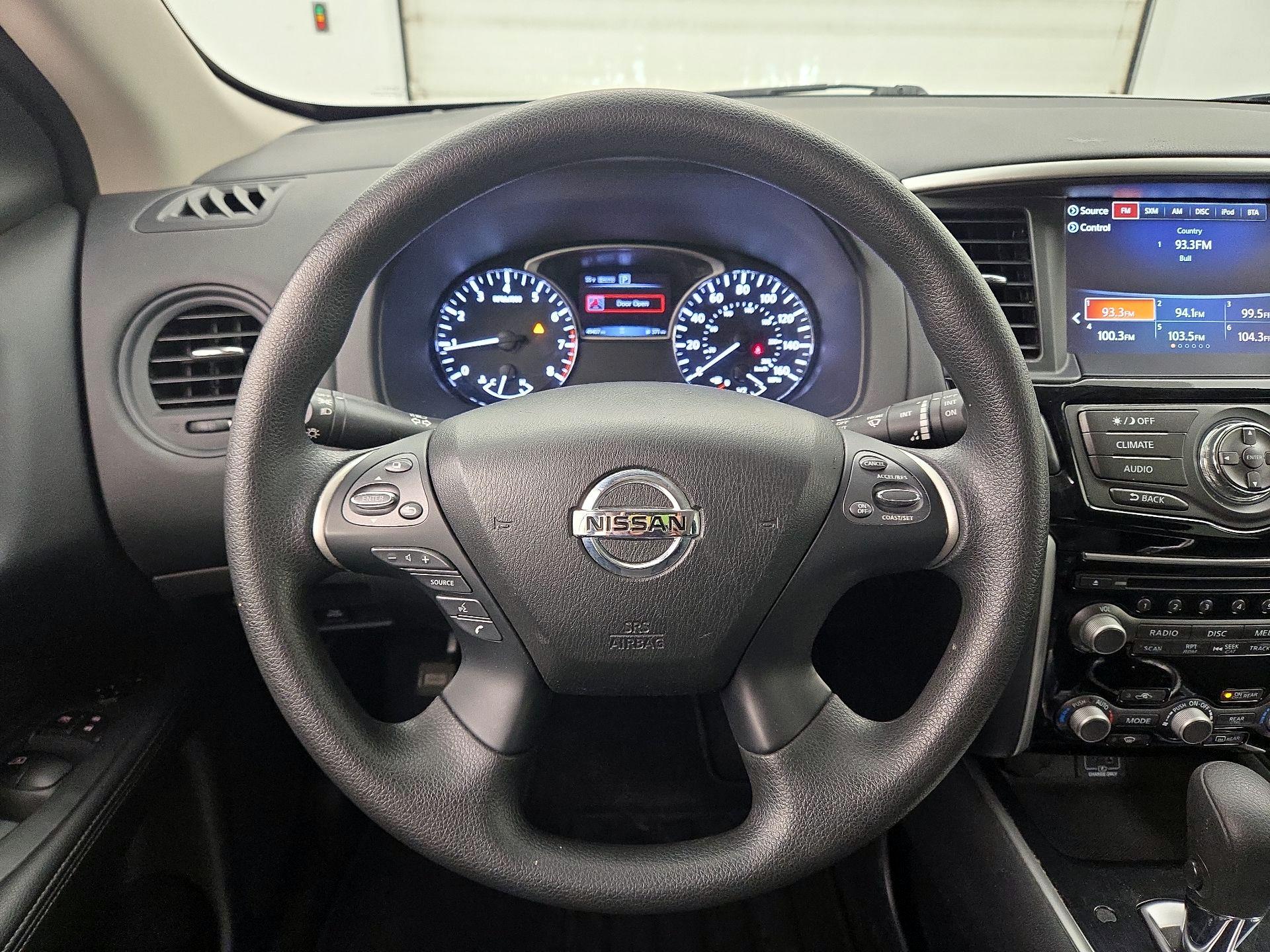 Thumbnail: 2020 Nissan Pathfinder - 10