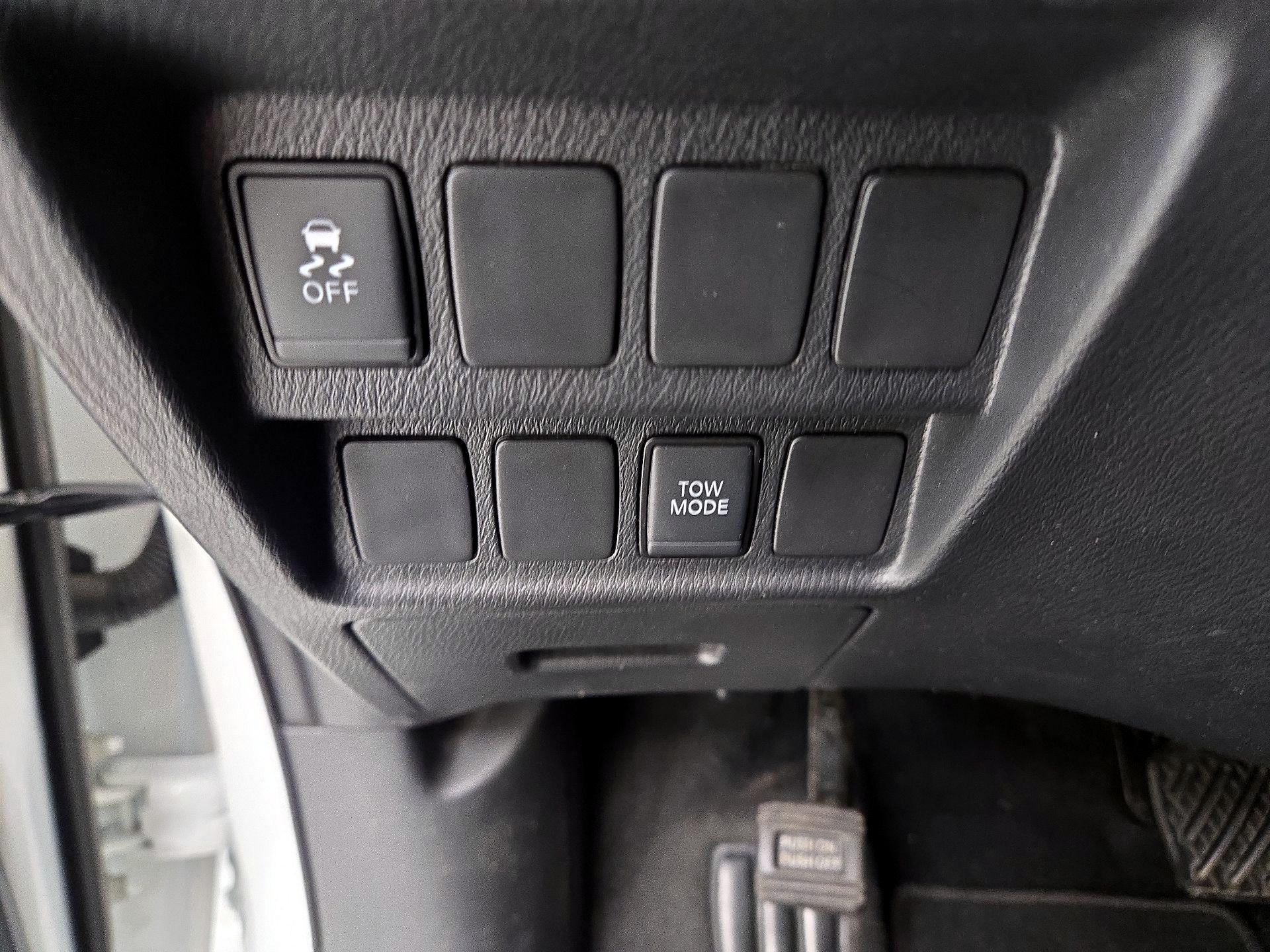 Thumbnail: 2020 Nissan Pathfinder - 13