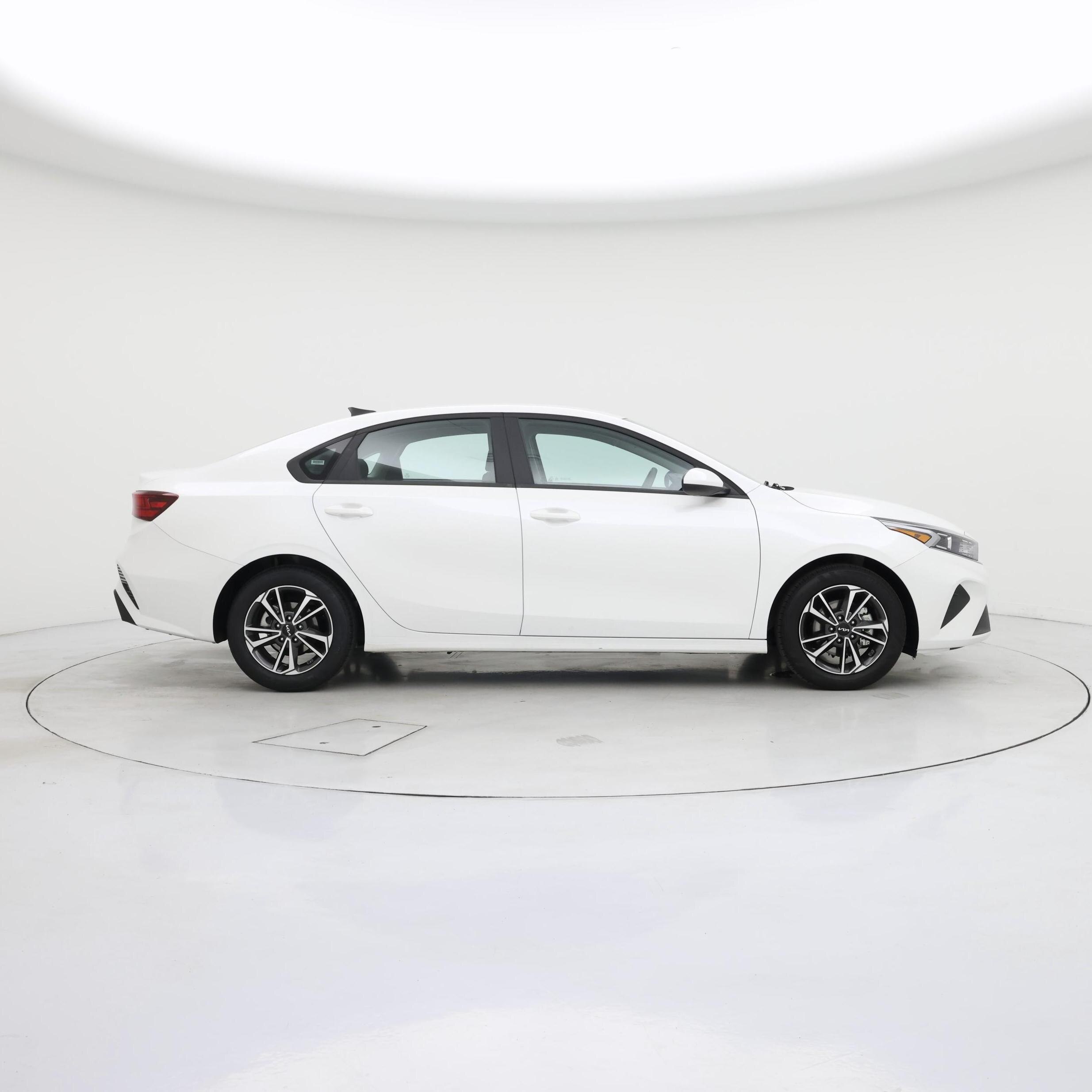 Thumbnail: 2024 Kia Forte - 7