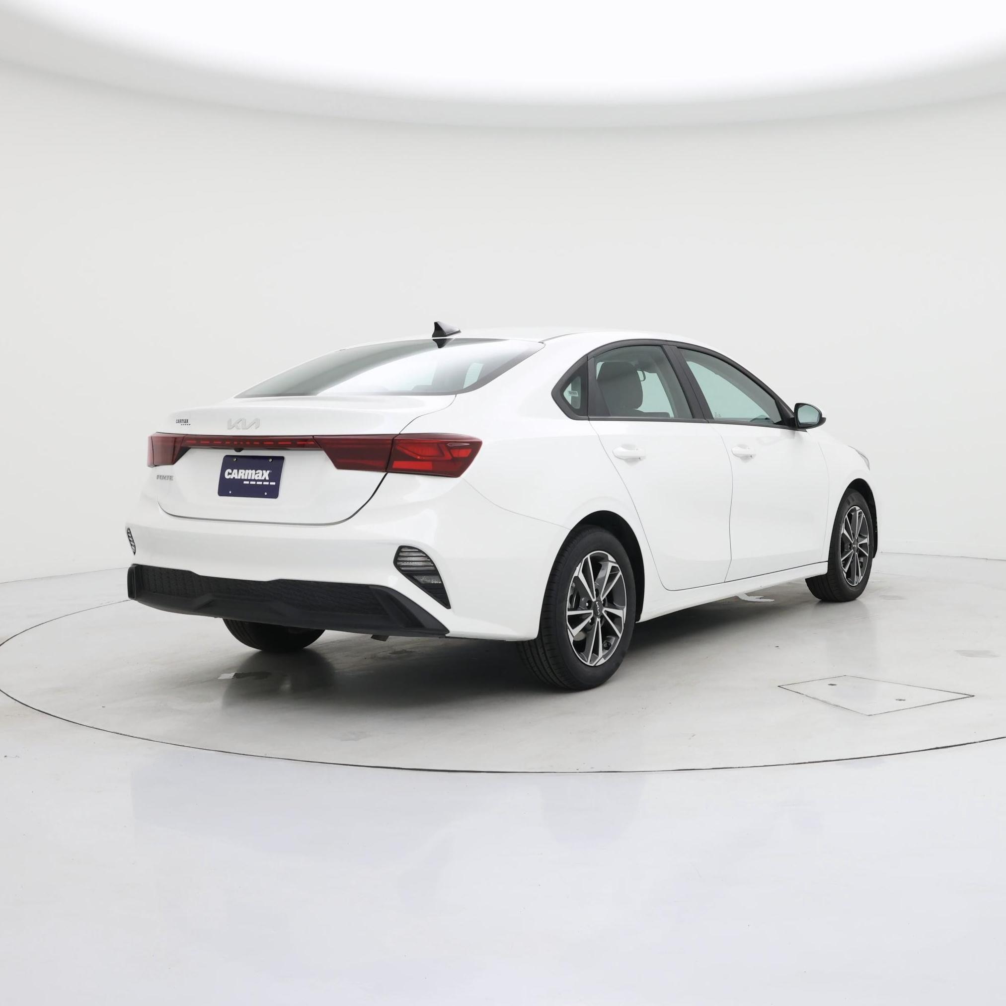 Thumbnail: 2024 Kia Forte - 8