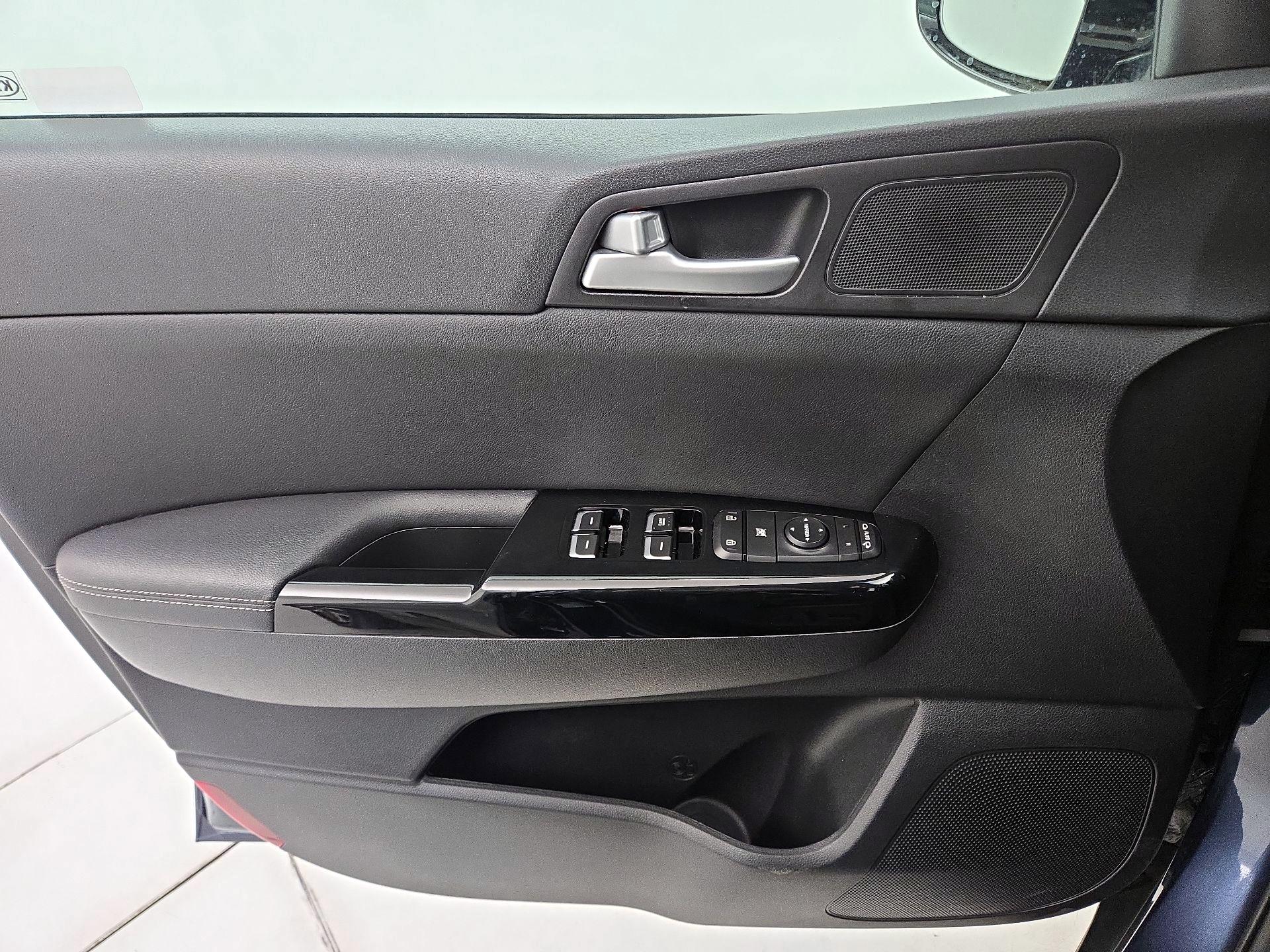 Thumbnail: 2020 Kia Sportage - 12