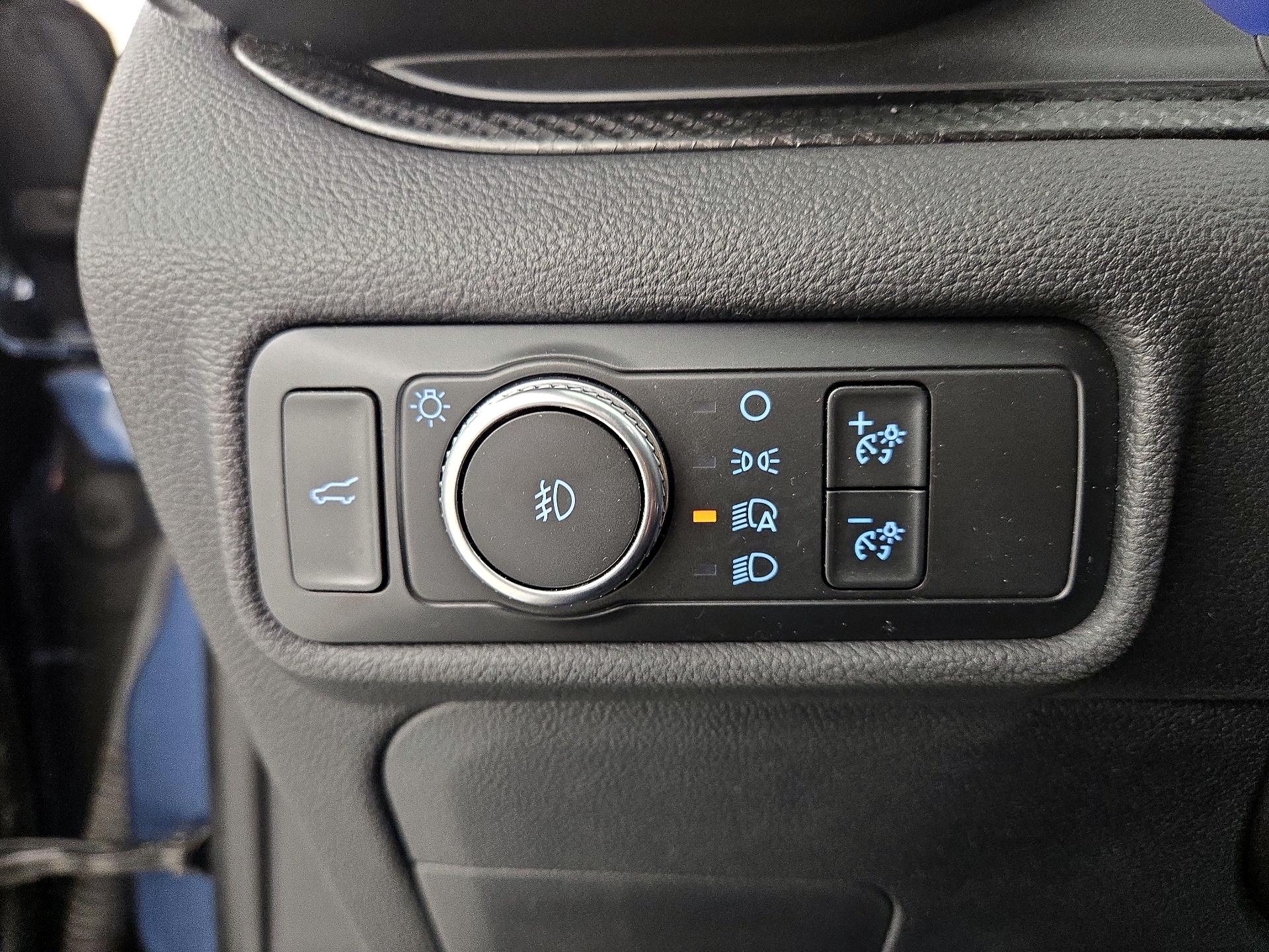 Thumbnail: 2020 Ford Explorer - 13