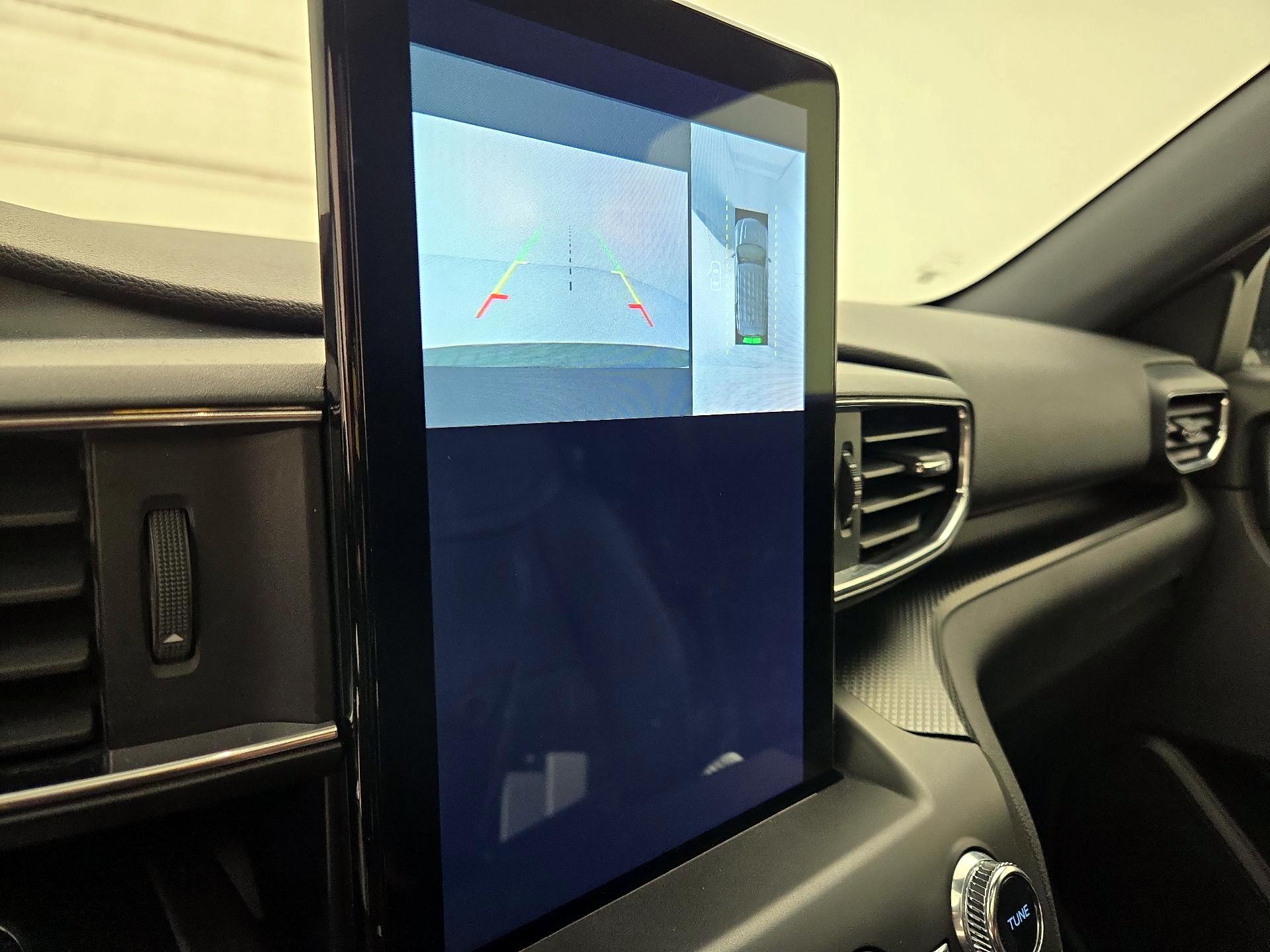 Thumbnail: 2020 Ford Explorer - 15