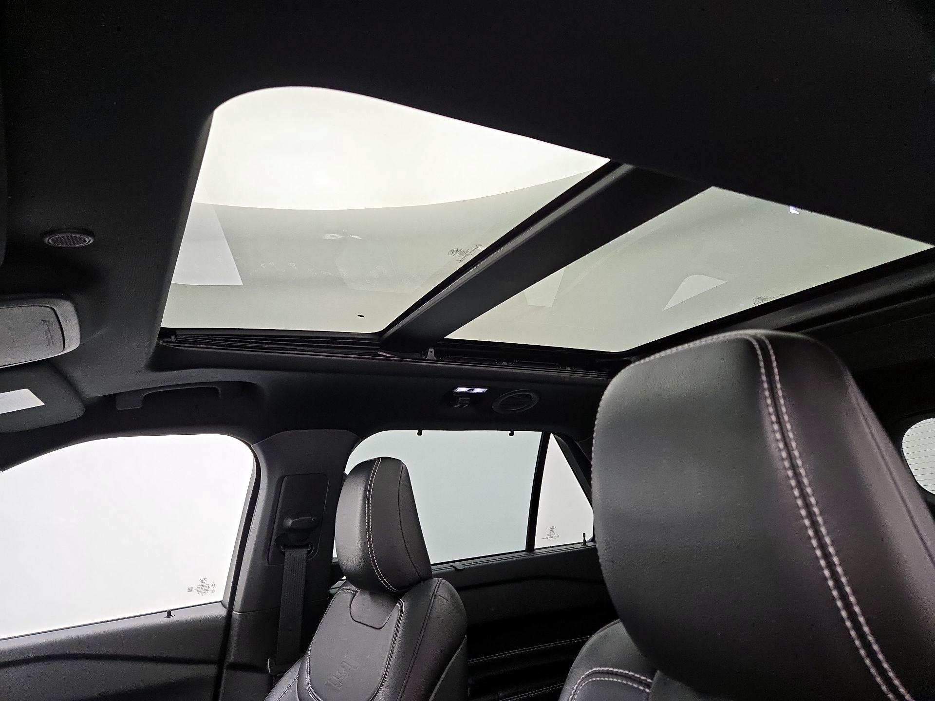 Thumbnail: 2020 Ford Explorer - 20