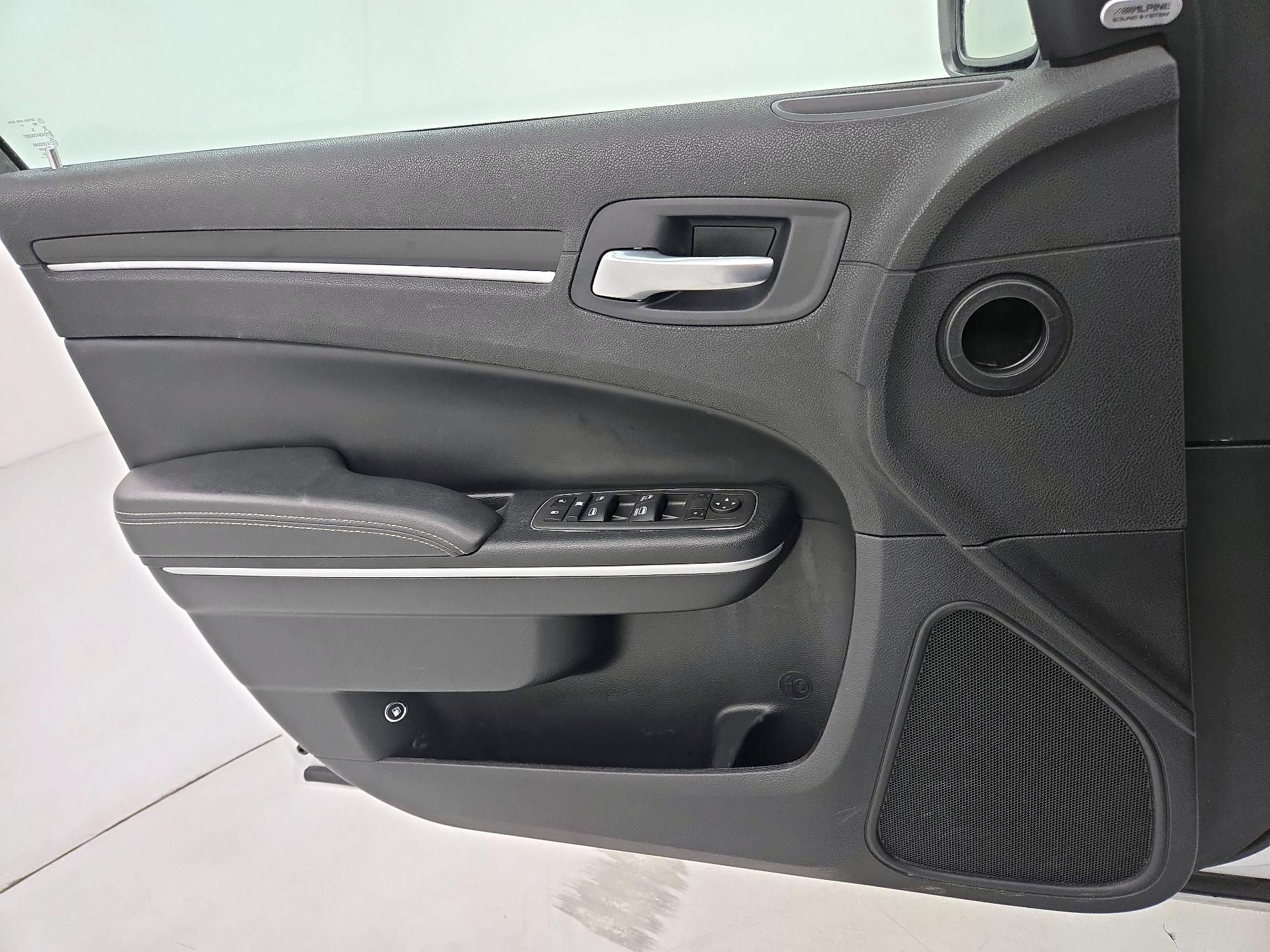 Thumbnail: 2022 Chrysler 300 - 12