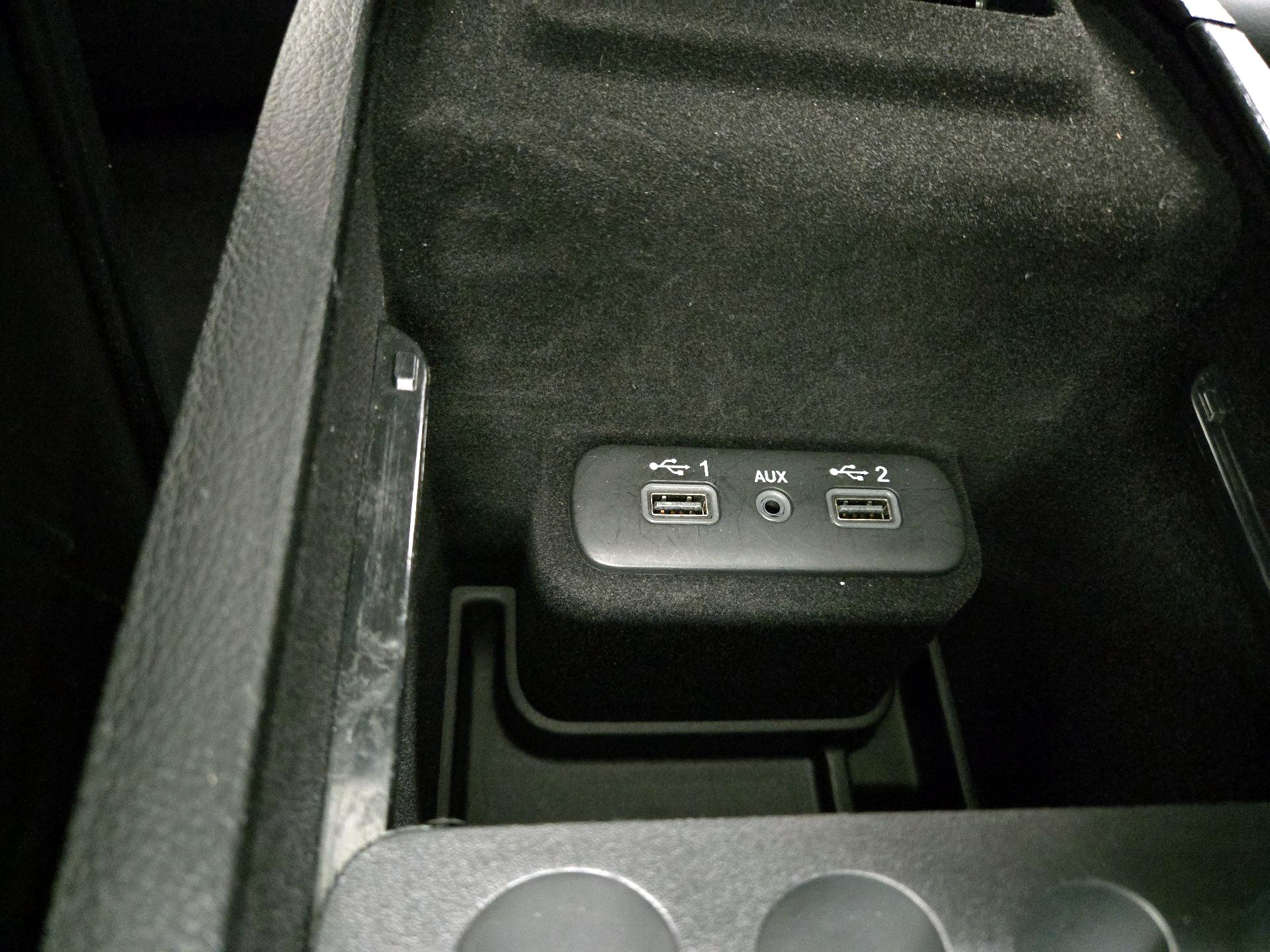 Thumbnail: 2022 Chrysler 300 - 19