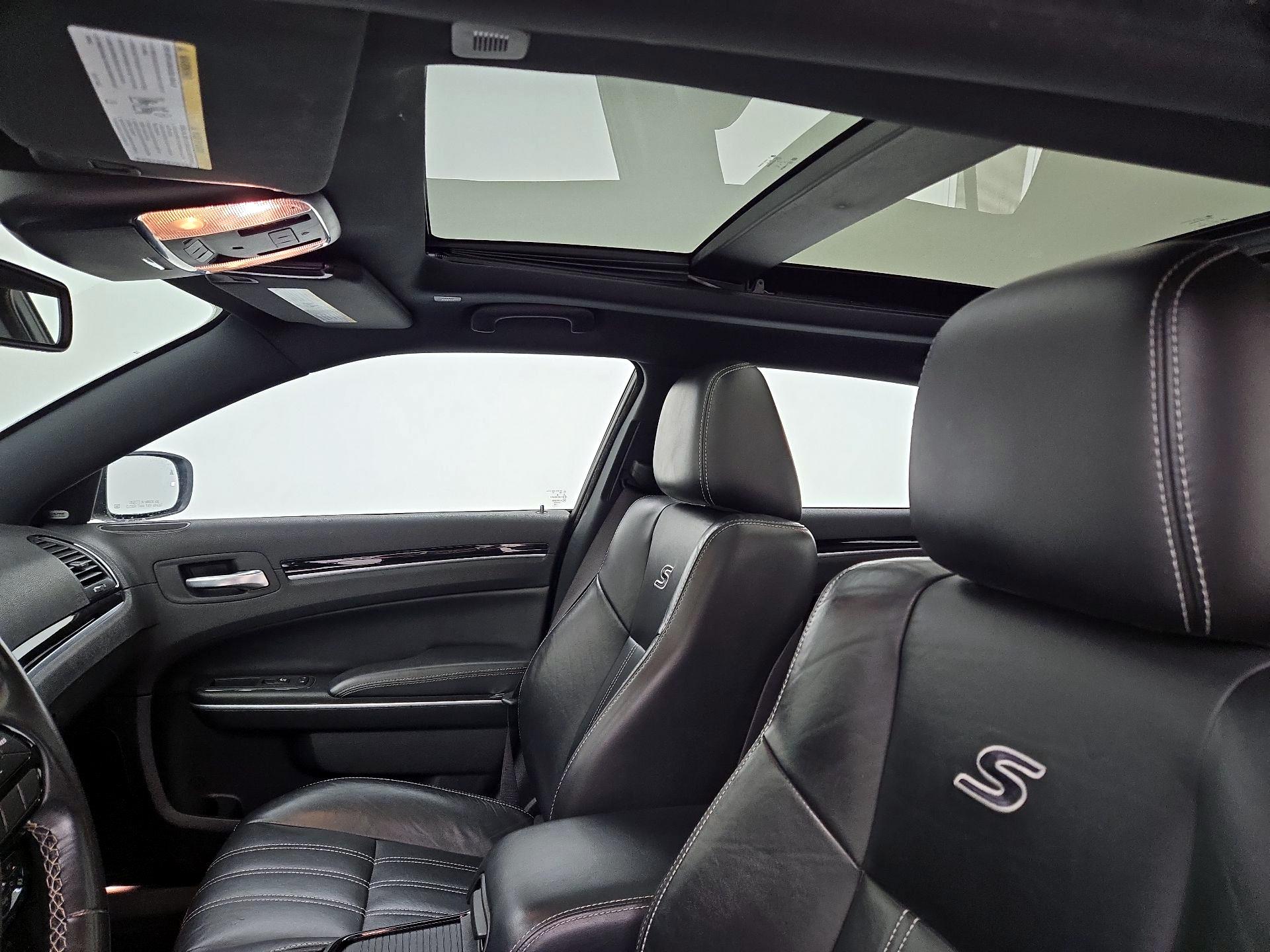 Thumbnail: 2022 Chrysler 300 - 20