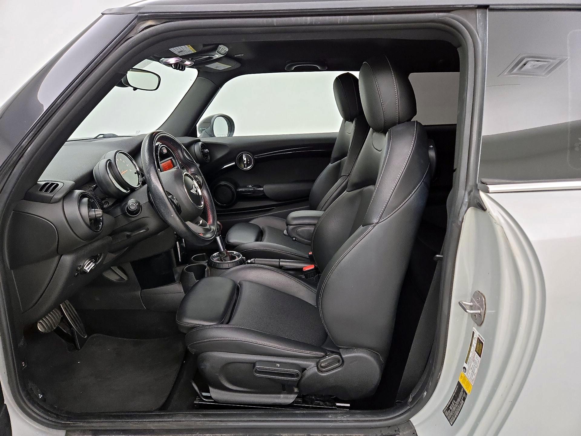 Thumbnail: 2016 MINI Cooper Hardtop - 11