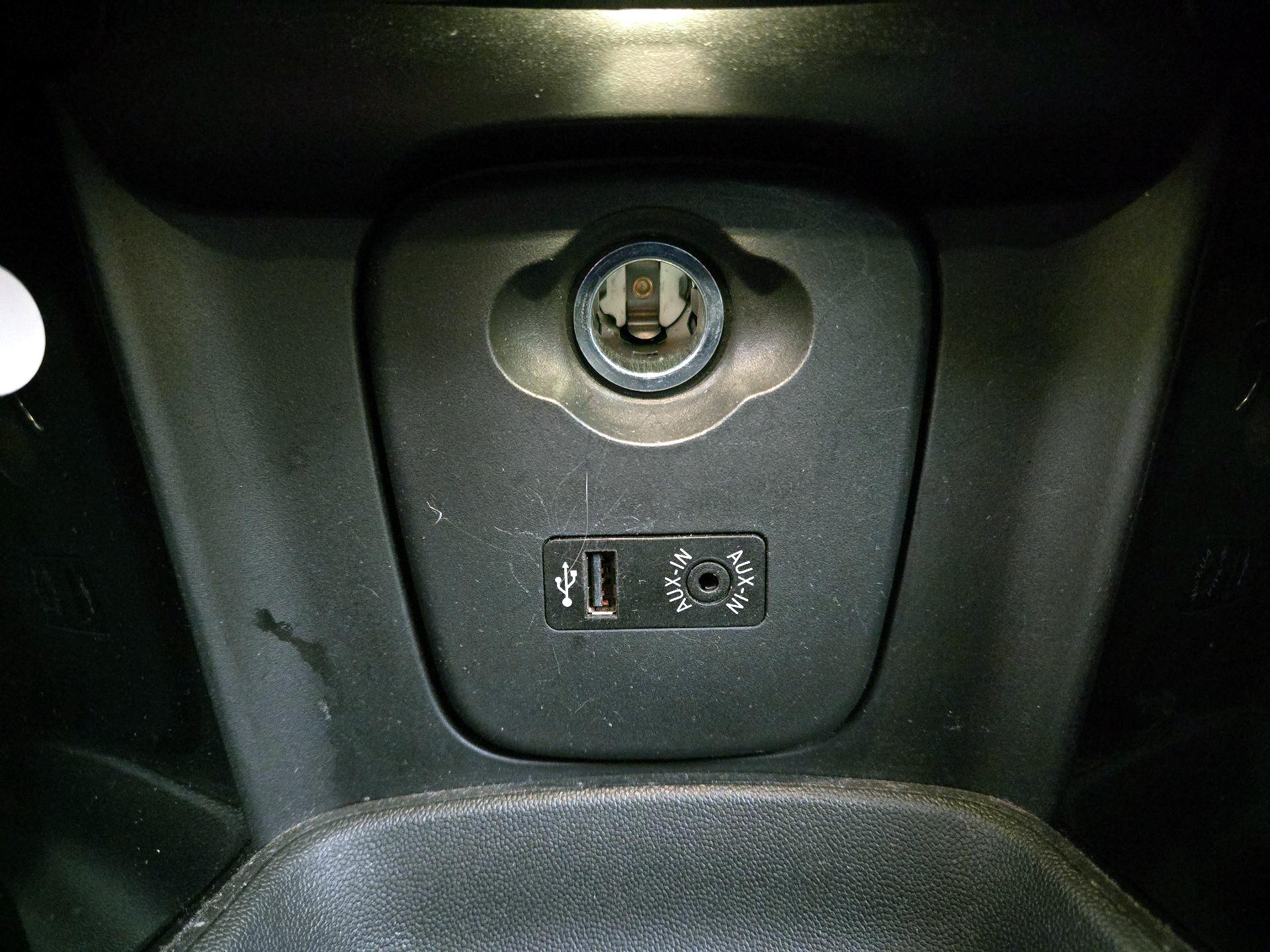 Thumbnail: 2016 MINI Cooper Hardtop - 17