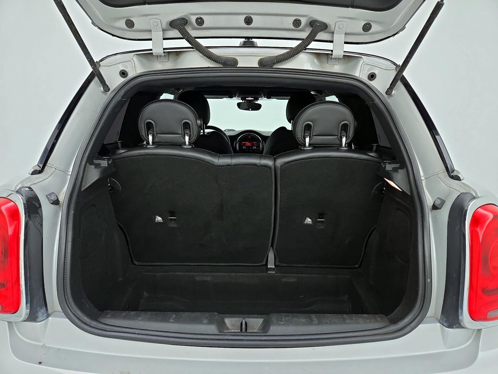 Thumbnail: 2016 MINI Cooper Hardtop - 19