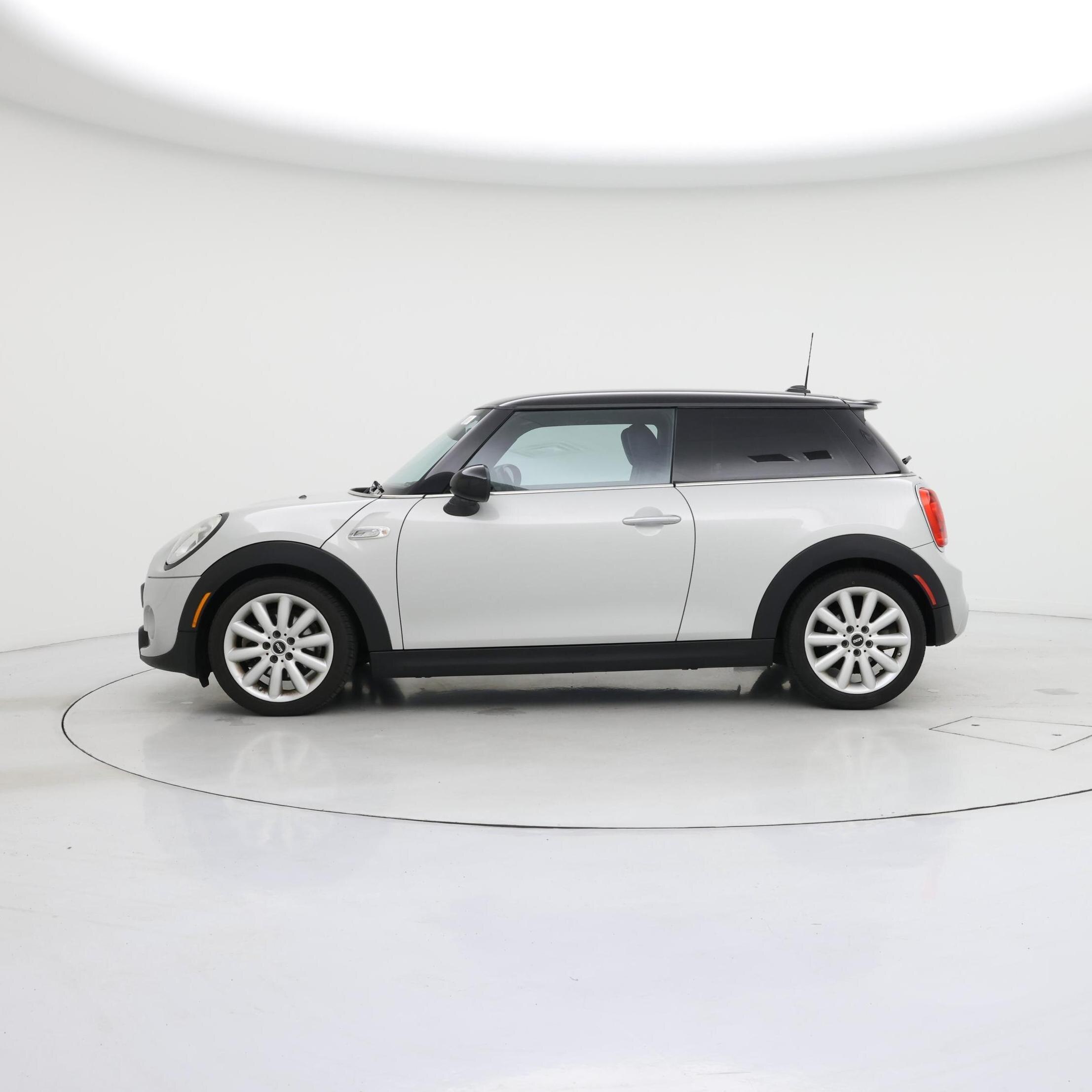 Thumbnail: 2016 MINI Cooper Hardtop - 3
