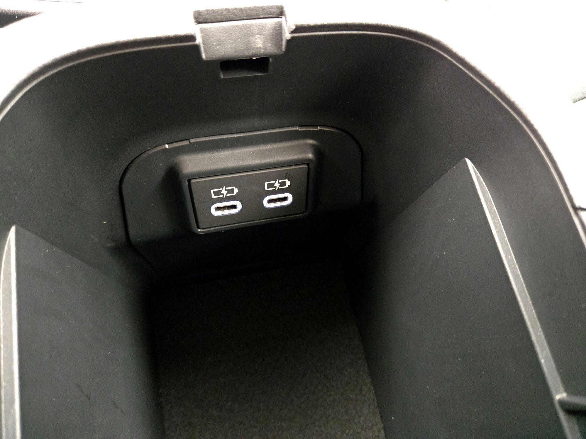 Thumbnail: 2025 Toyota RAV4 - 18