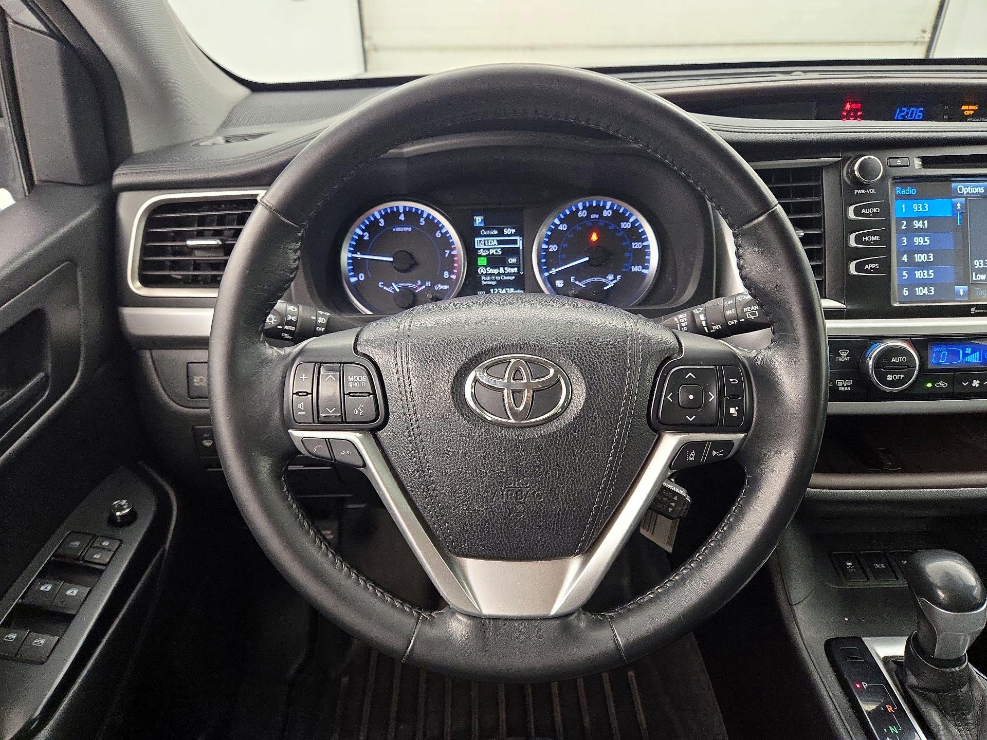 Thumbnail: 2018 Toyota Highlander - 10