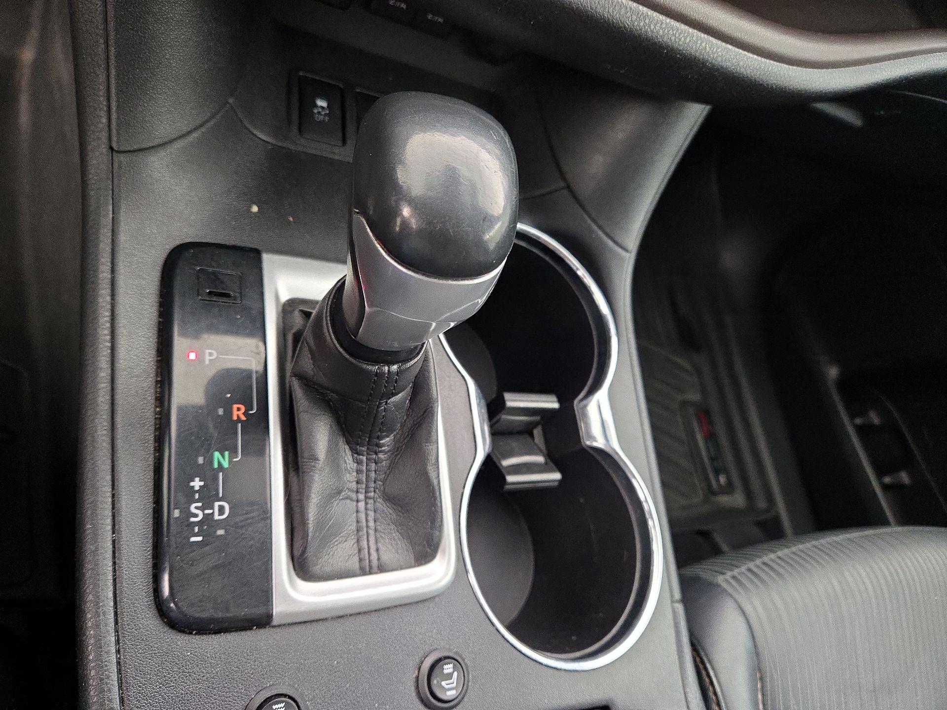 Thumbnail: 2018 Toyota Highlander - 17