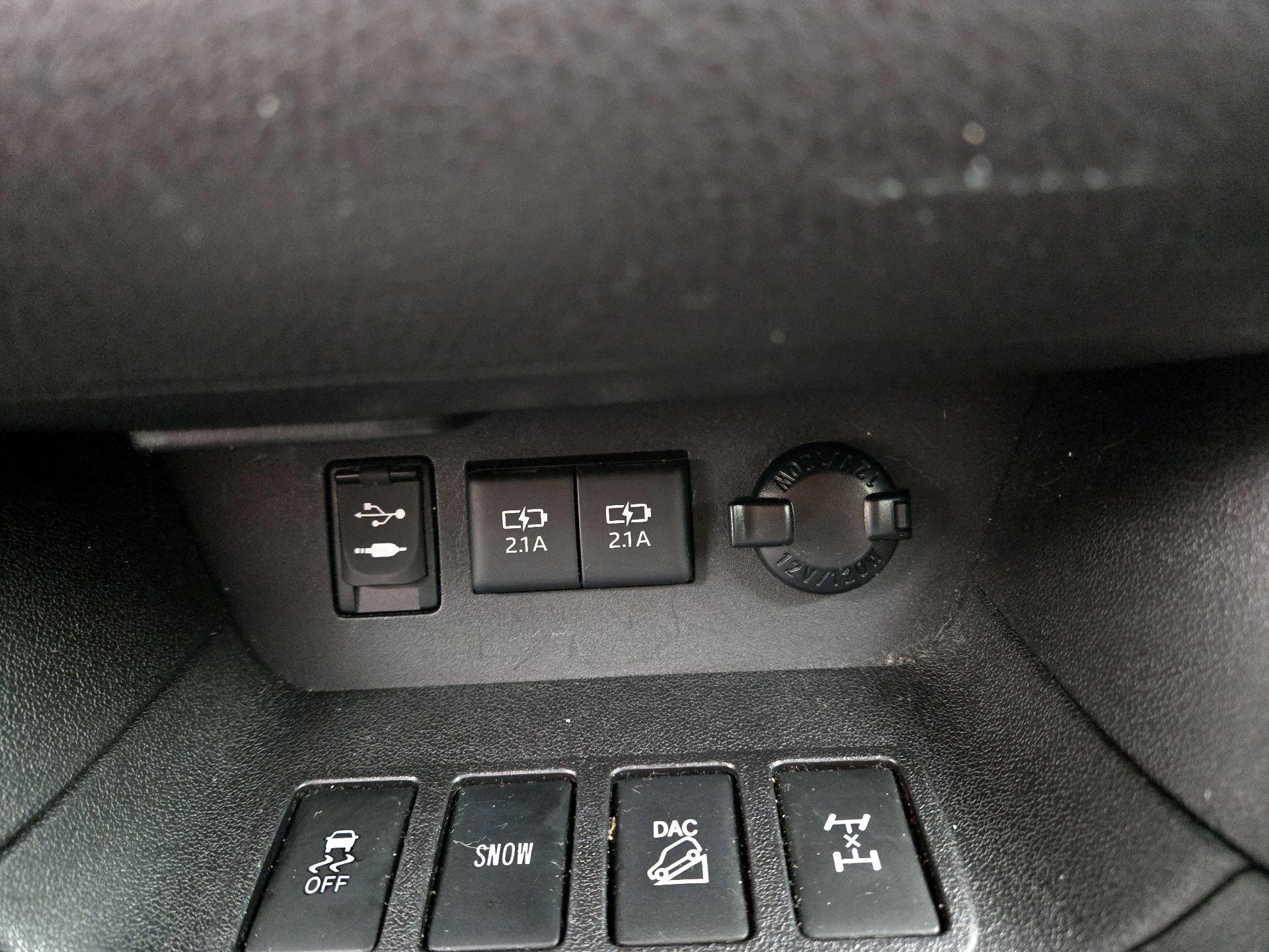 Thumbnail: 2018 Toyota Highlander - 18