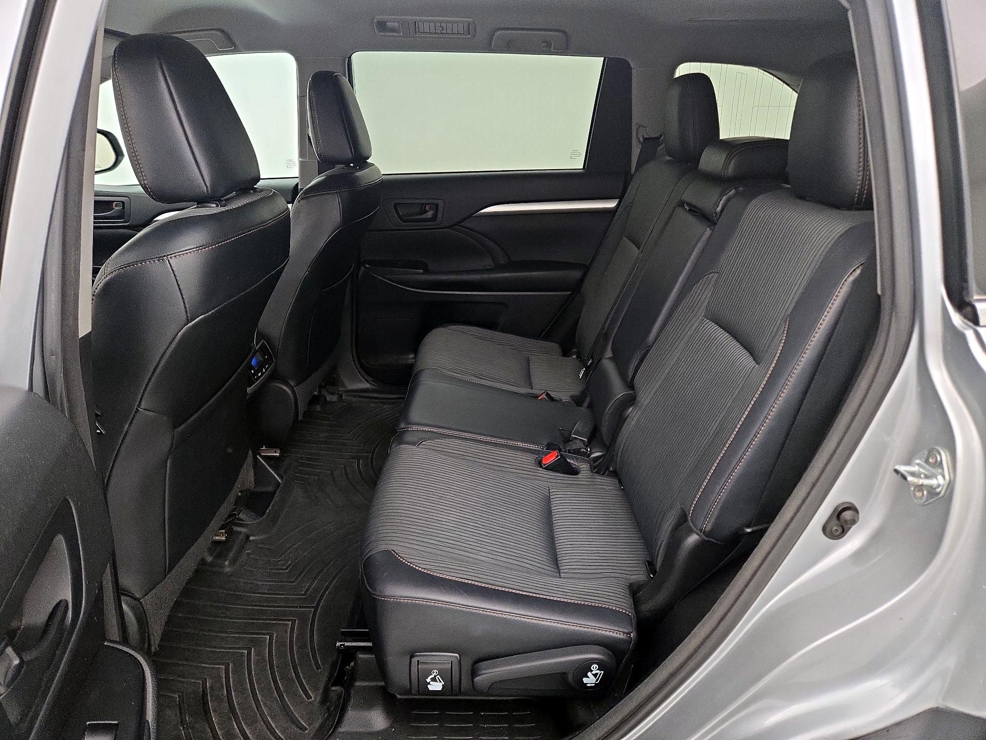 Thumbnail: 2018 Toyota Highlander - 19