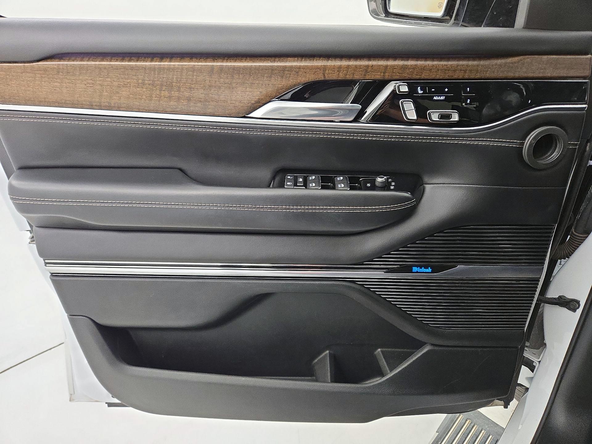 Thumbnail: 2022 Jeep Grand Wagoneer - 12