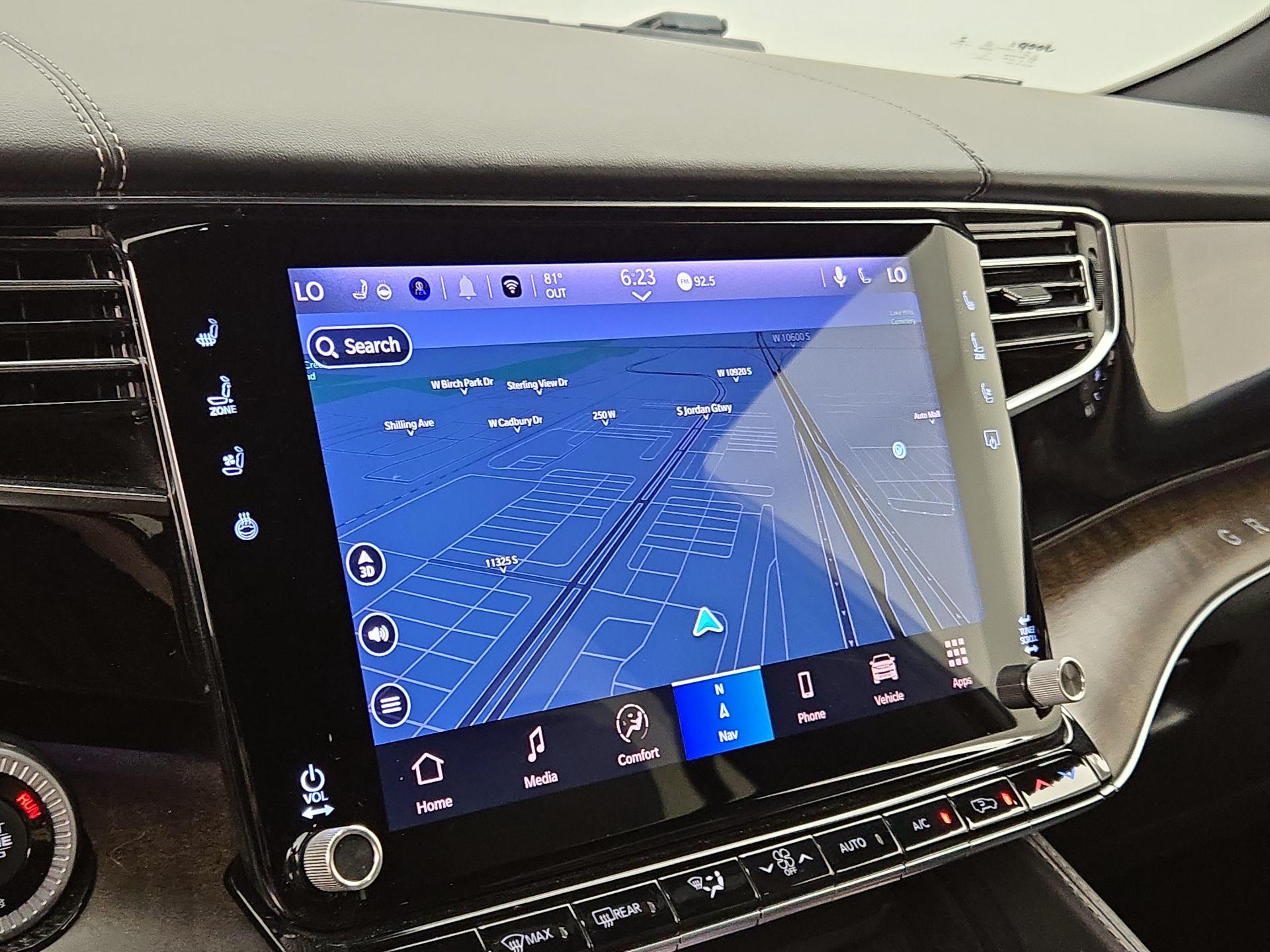 Thumbnail: 2022 Jeep Grand Wagoneer - 14