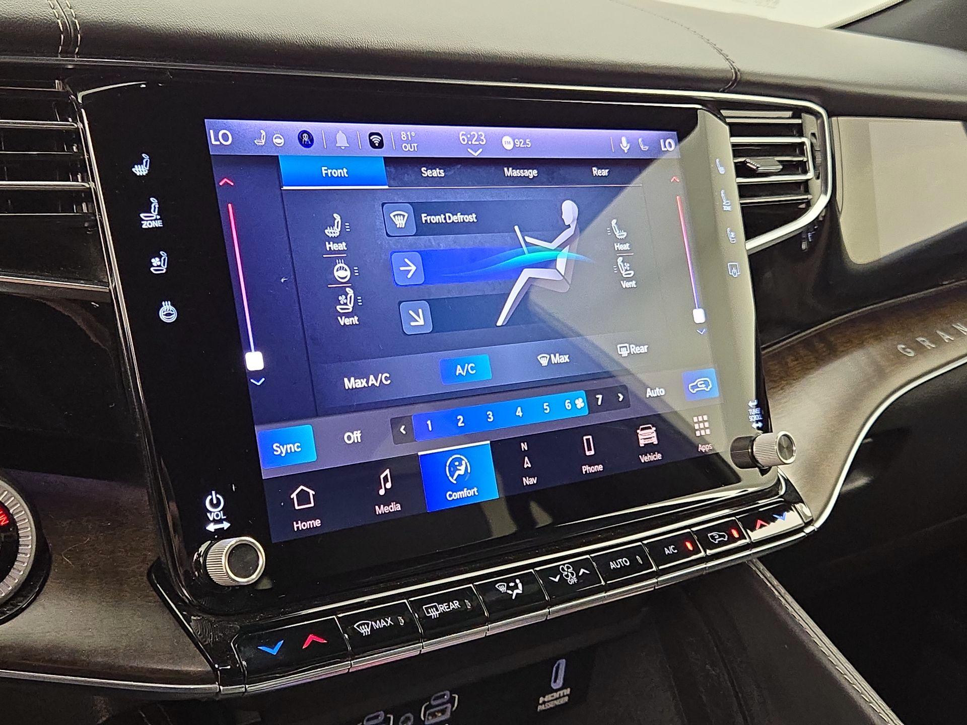 Thumbnail: 2022 Jeep Grand Wagoneer - 17