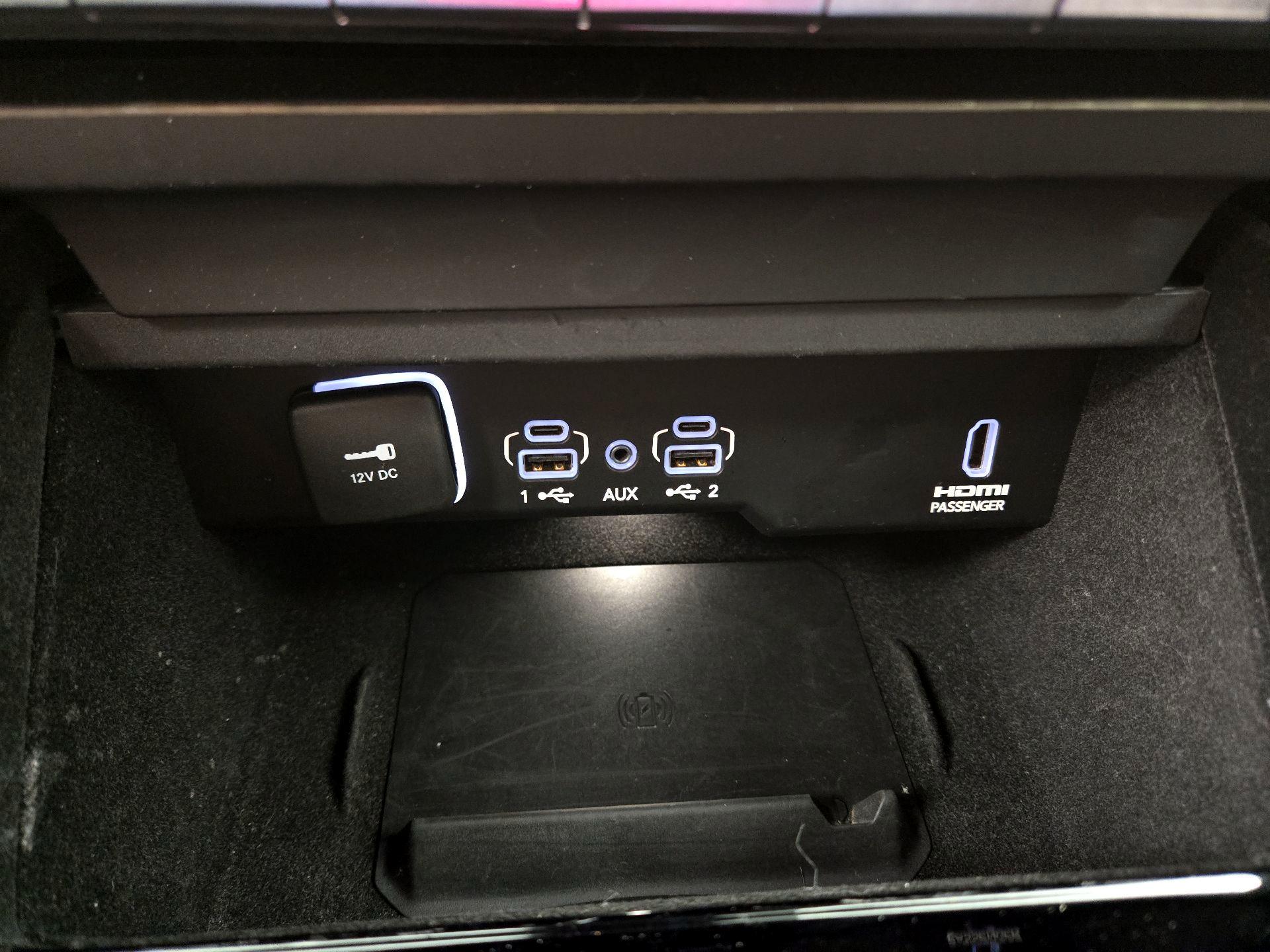 Thumbnail: 2022 Jeep Grand Wagoneer - 19