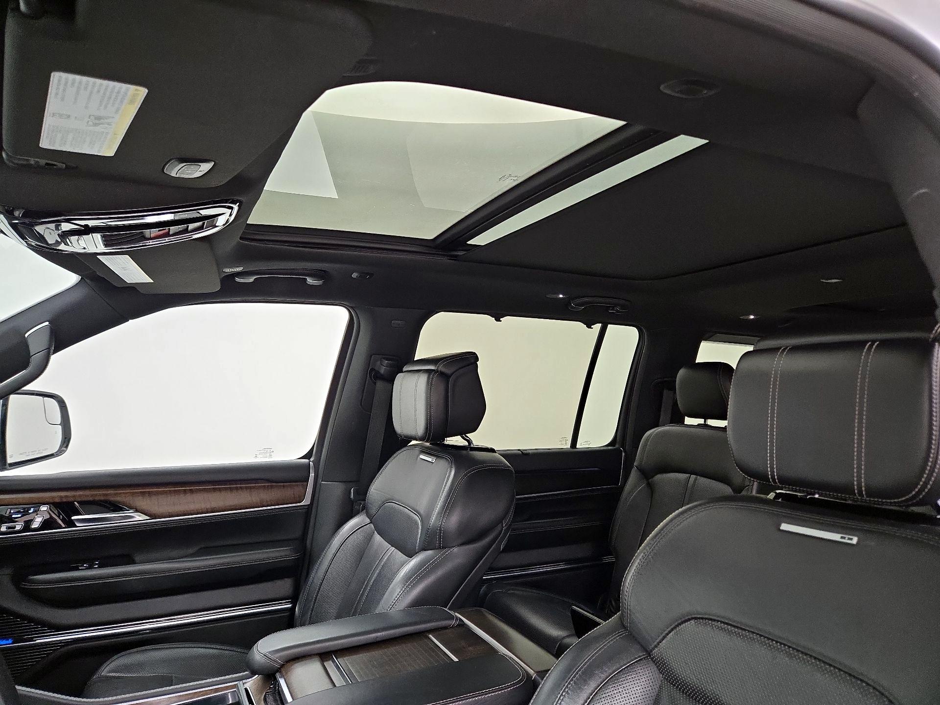 Thumbnail: 2022 Jeep Grand Wagoneer - 20