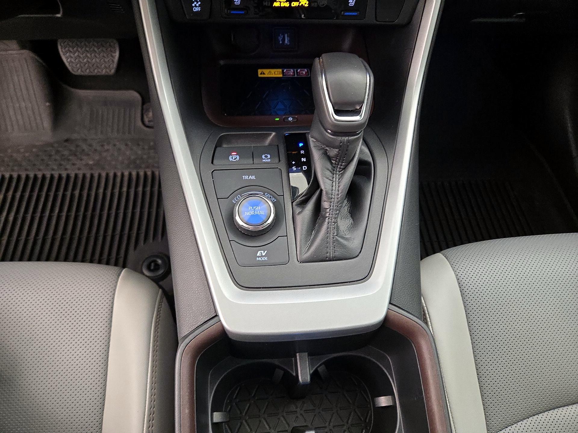 Thumbnail: 2023 Toyota RAV4 - 17