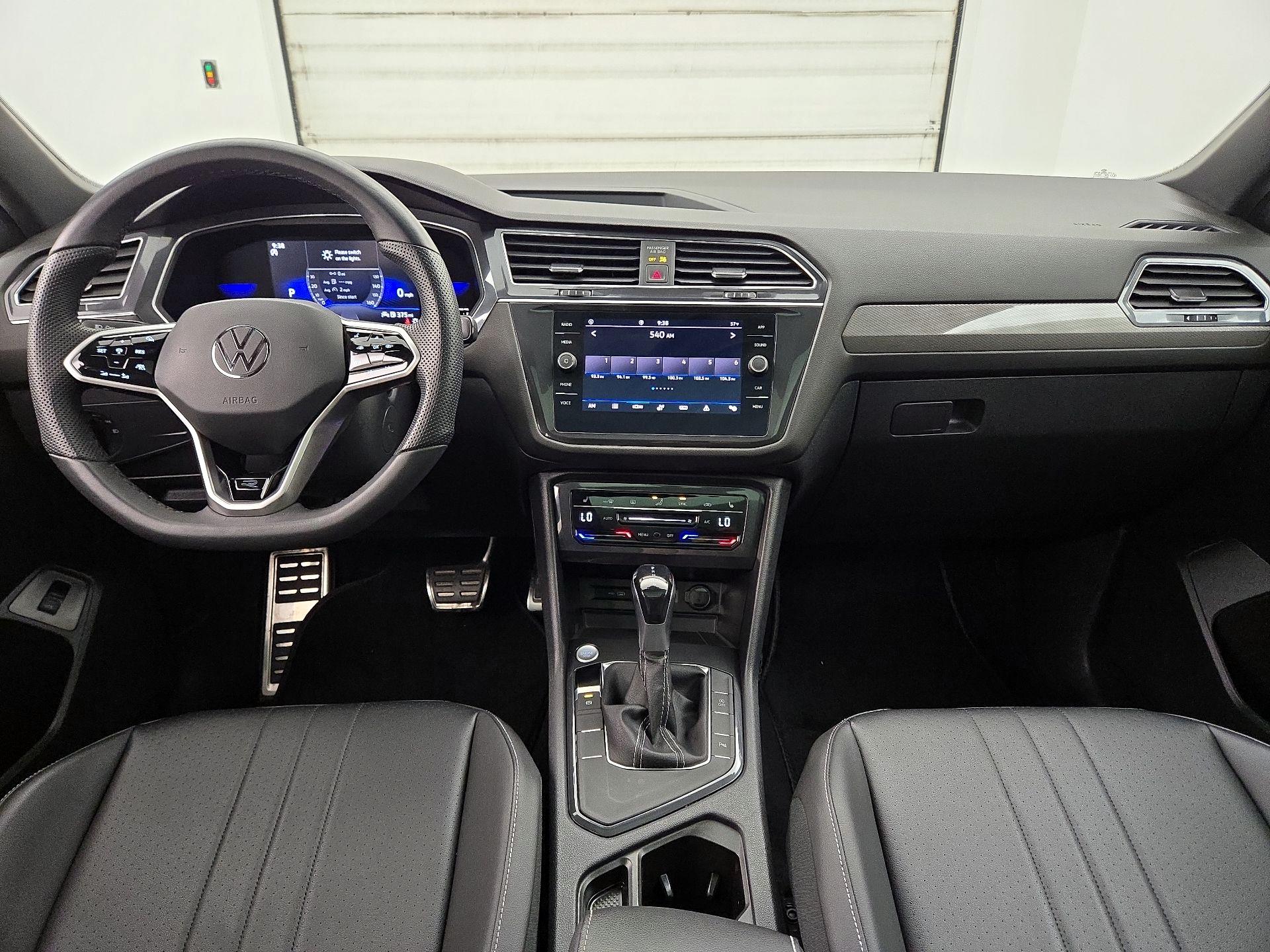 Thumbnail: 2022 Volkswagen Tiguan - 9