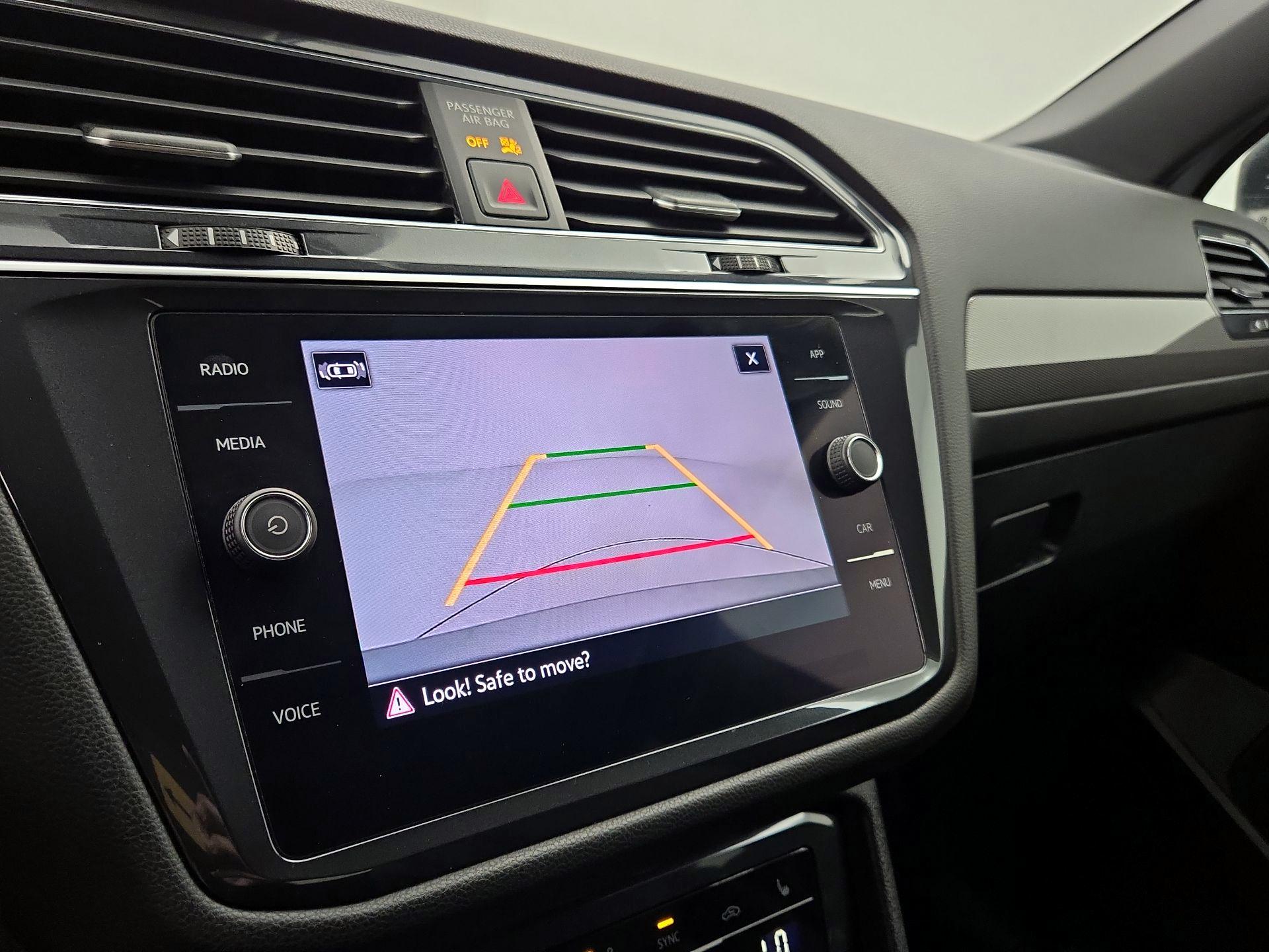 Thumbnail: 2022 Volkswagen Tiguan - 14