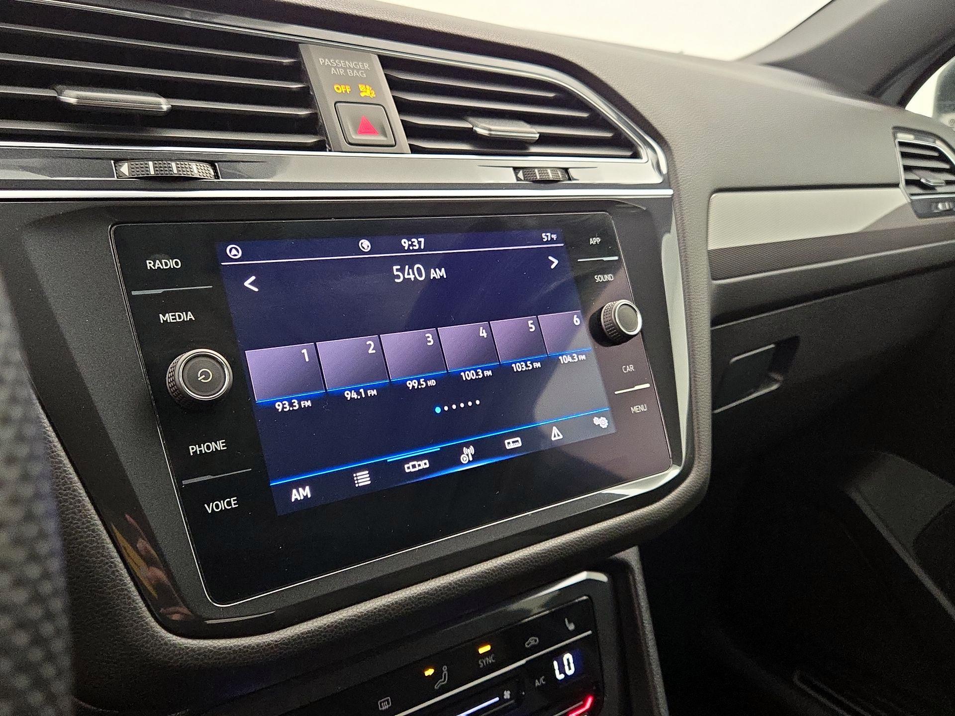 Thumbnail: 2022 Volkswagen Tiguan - 15