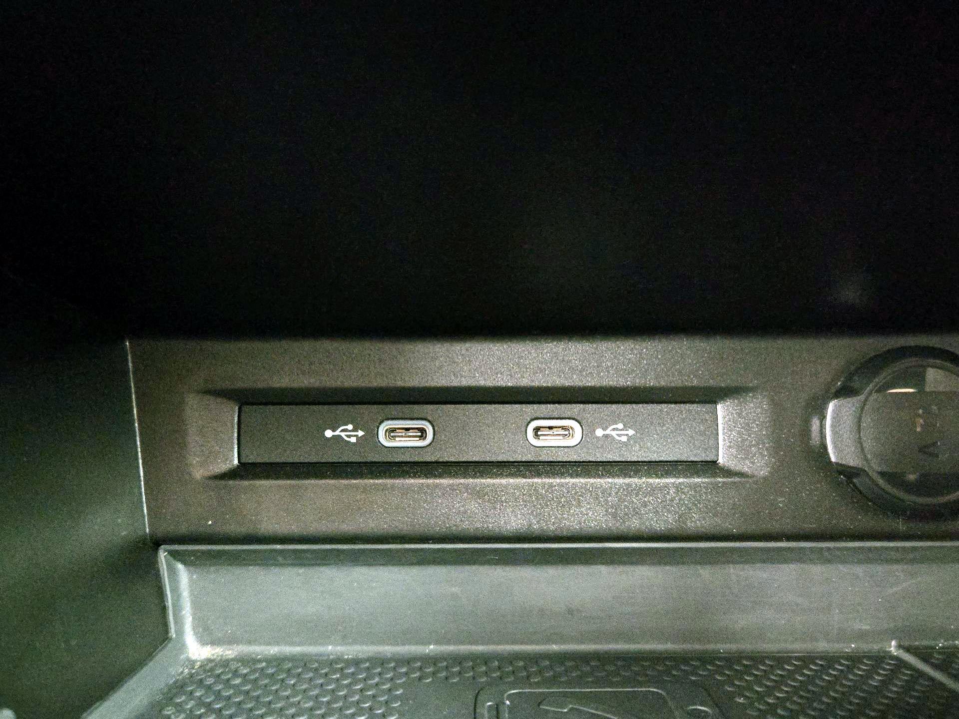 Thumbnail: 2022 Volkswagen Tiguan - 18