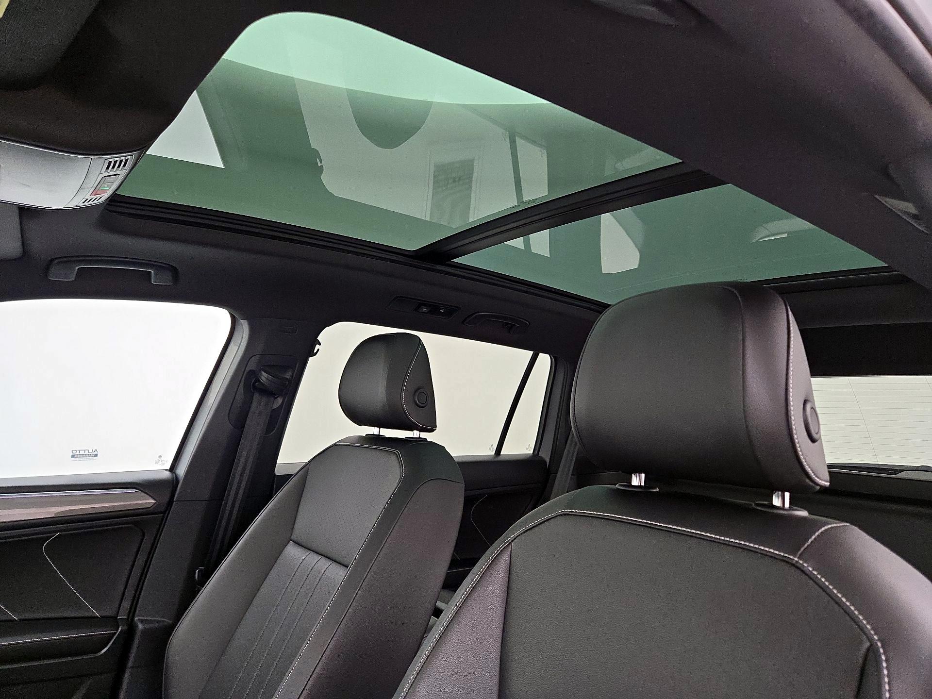 Thumbnail: 2022 Volkswagen Tiguan - 19