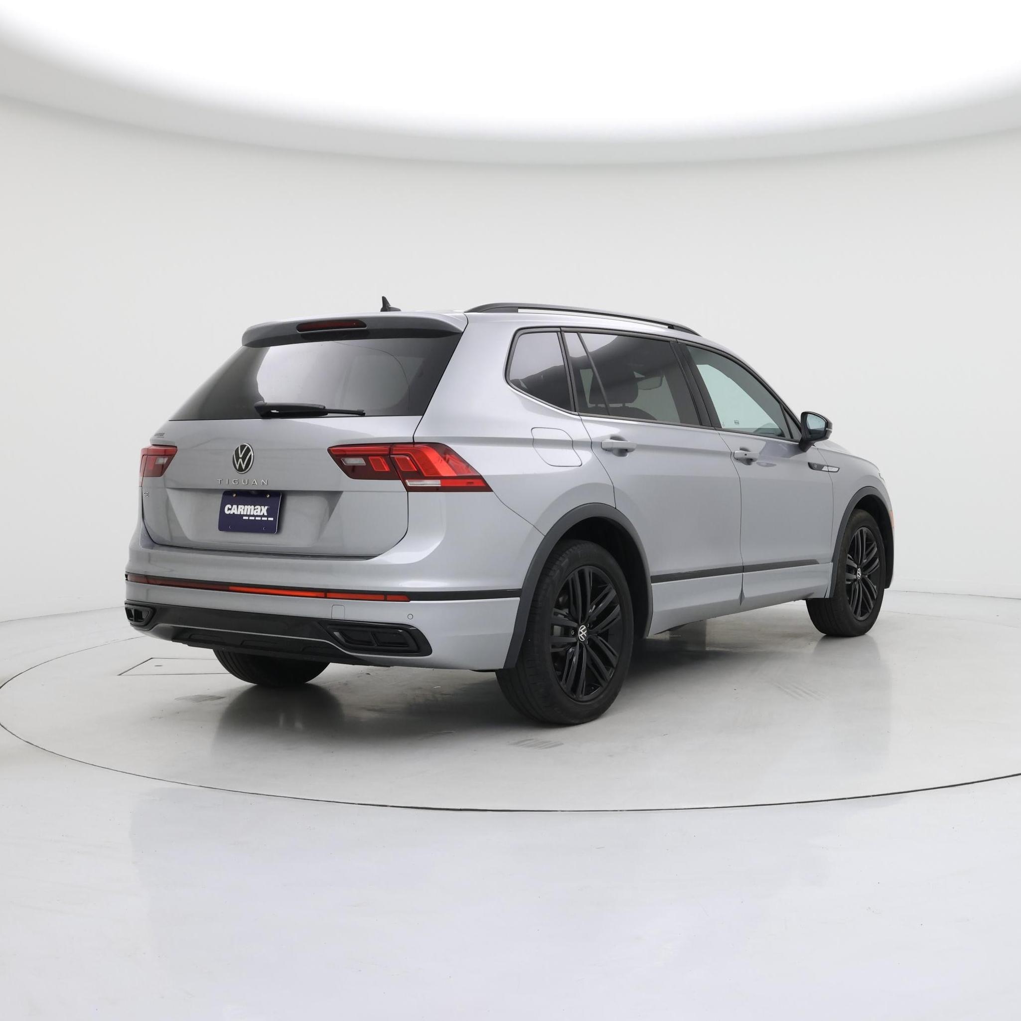 Thumbnail: 2022 Volkswagen Tiguan - 8