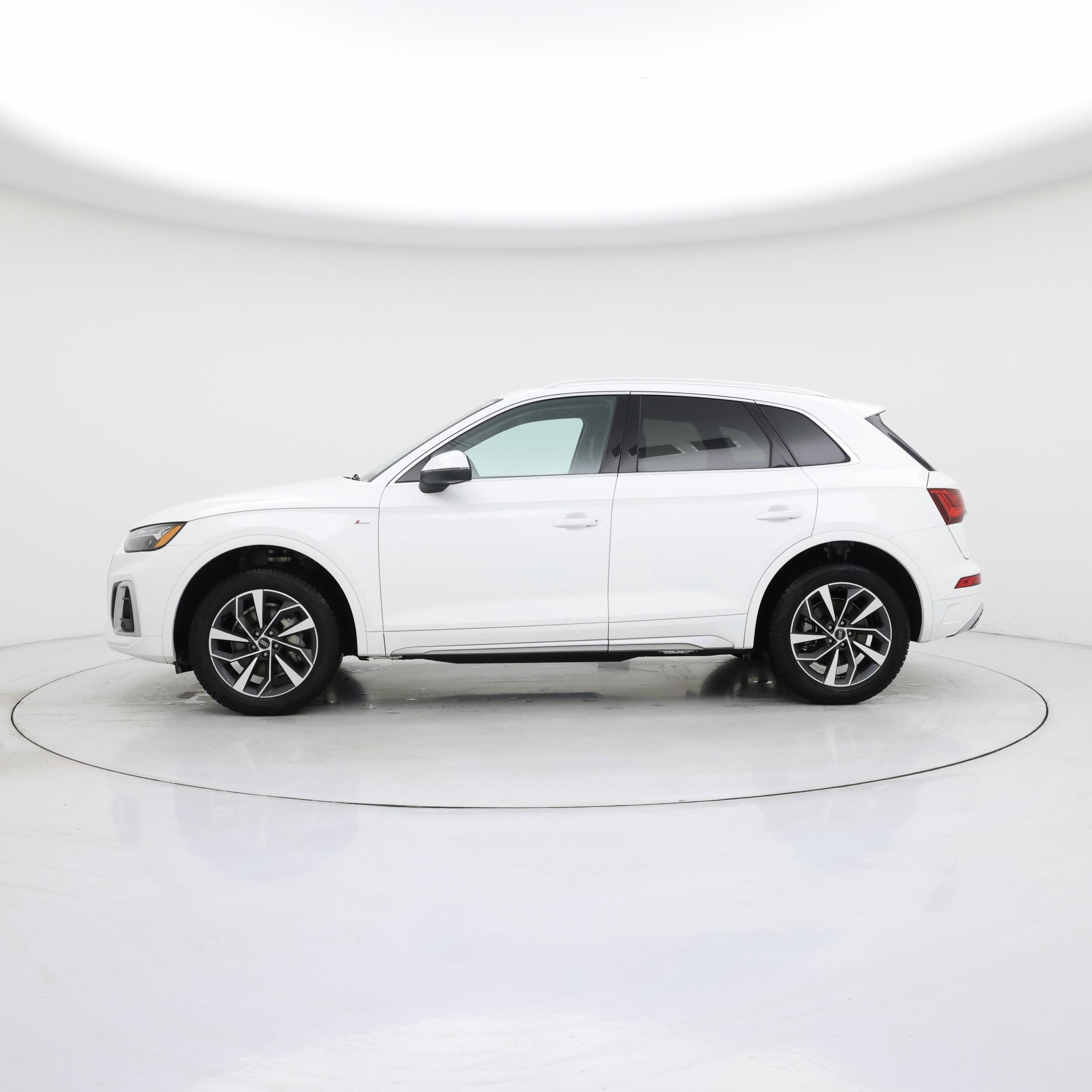 Thumbnail: 2023 Audi Q5 - 3
