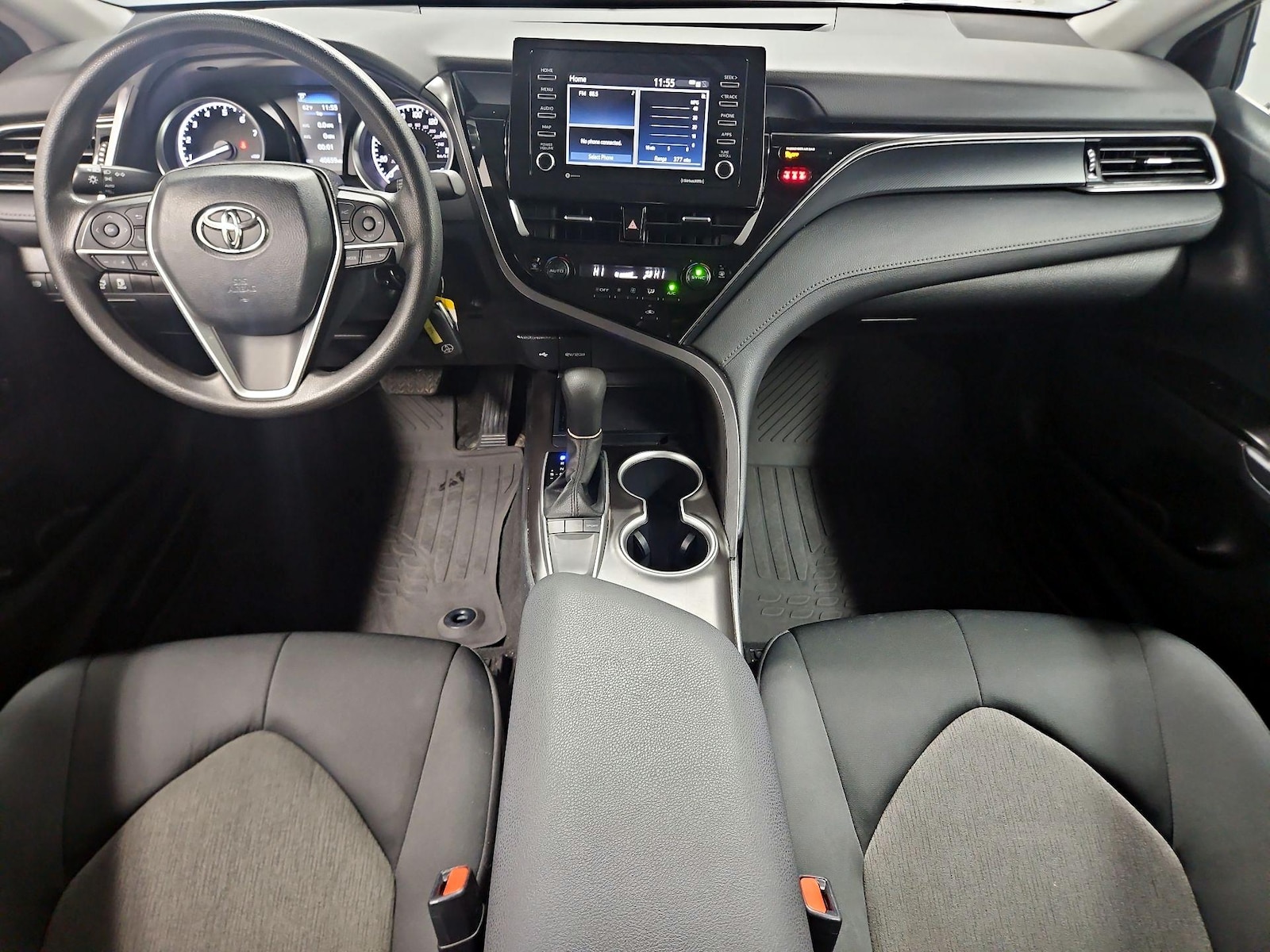 2023 Toyota Camry LE - Photo 10