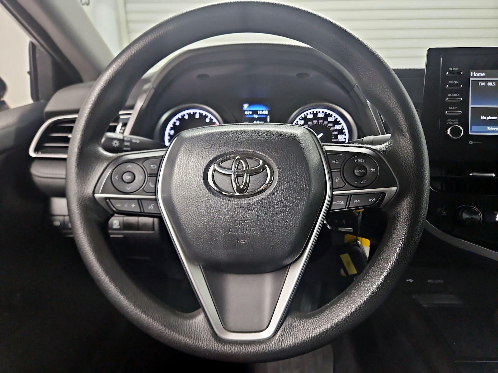 2023 Toyota Camry LE - Photo 11