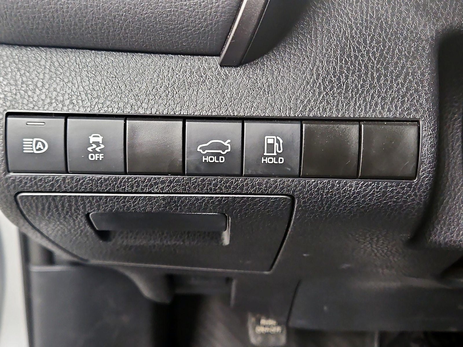 2023 Toyota Camry LE - Photo 14