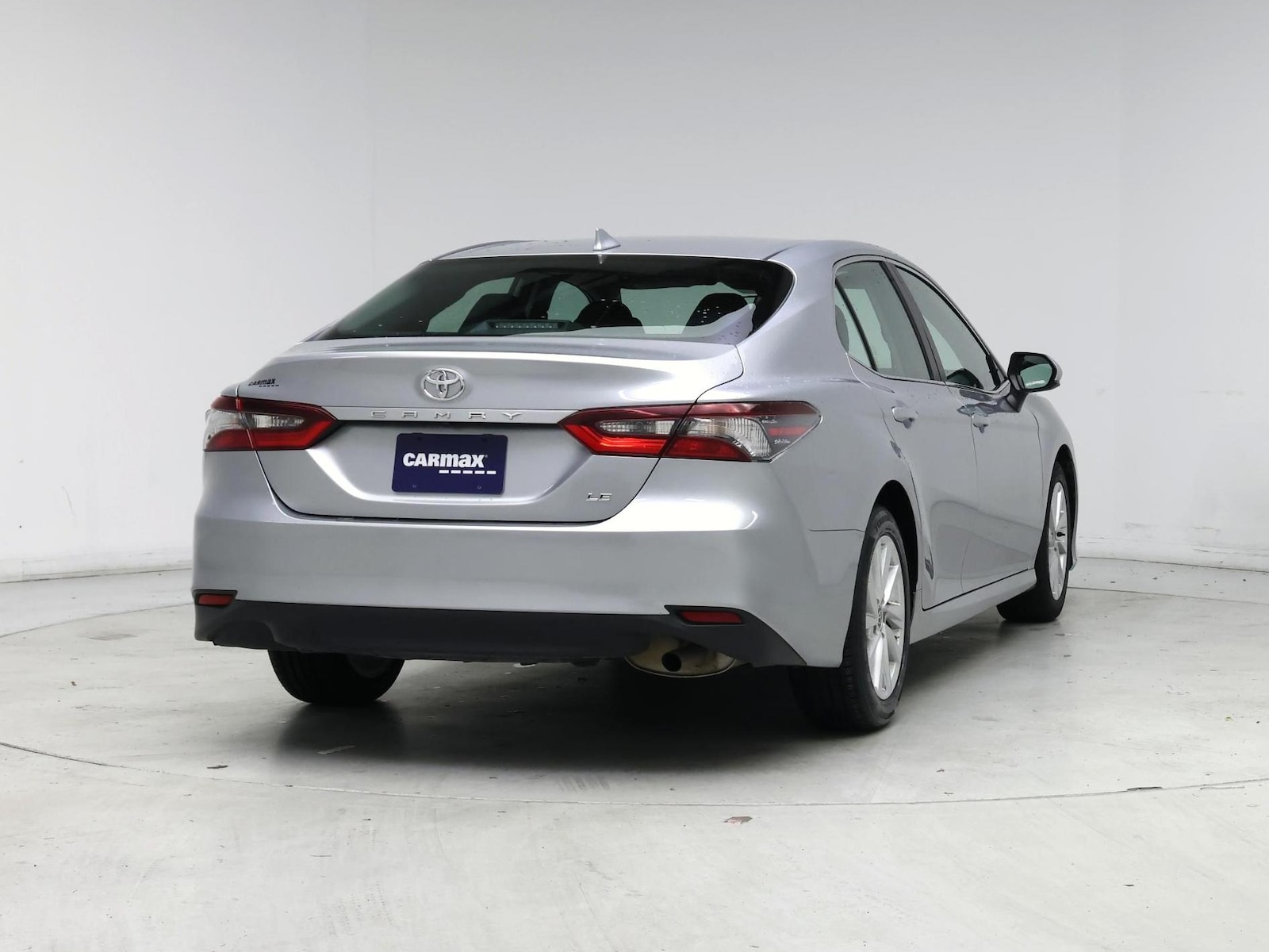 2023 Toyota Camry LE - Photo 9