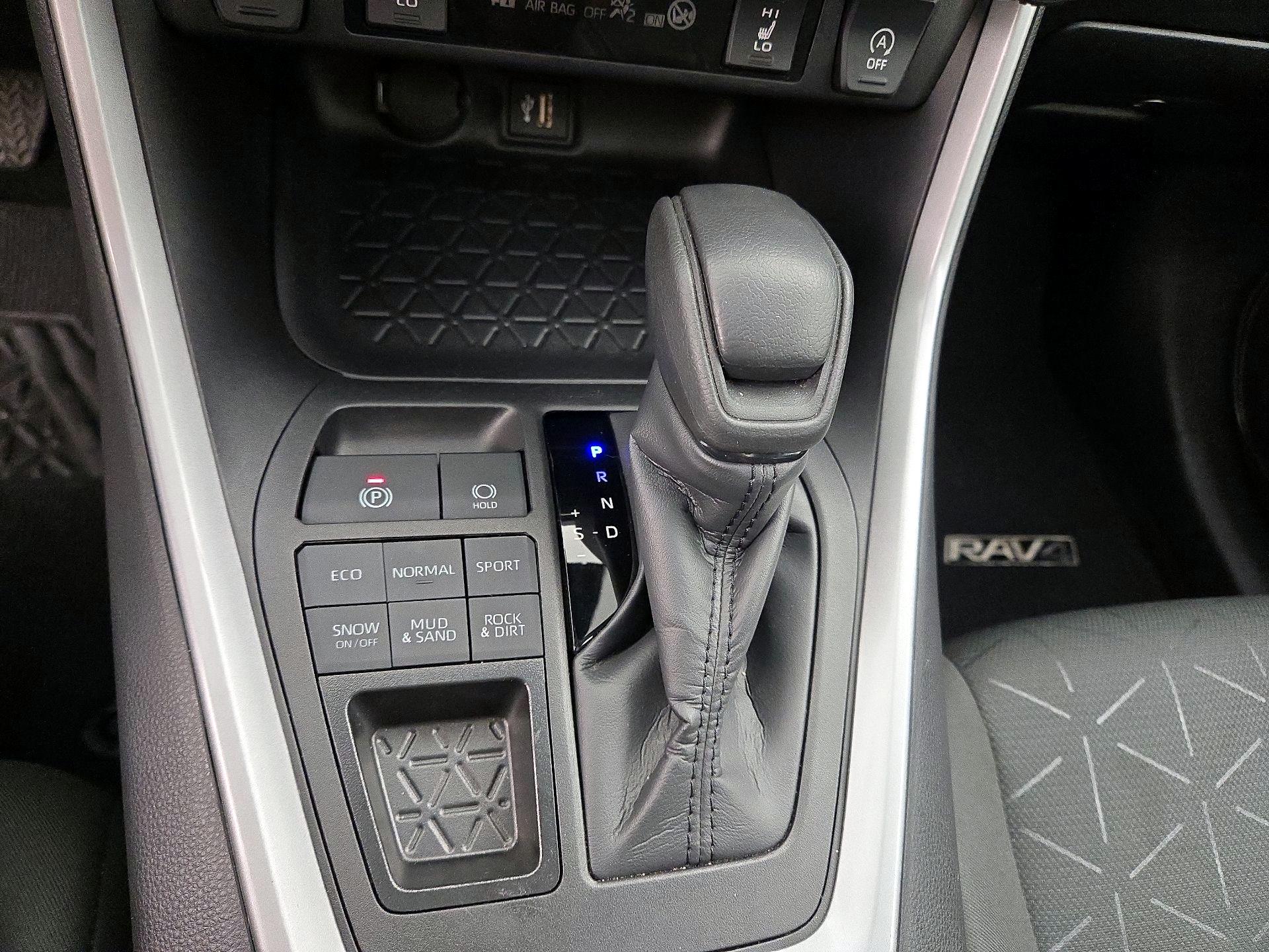 Thumbnail: 2024 Toyota RAV4 - 17