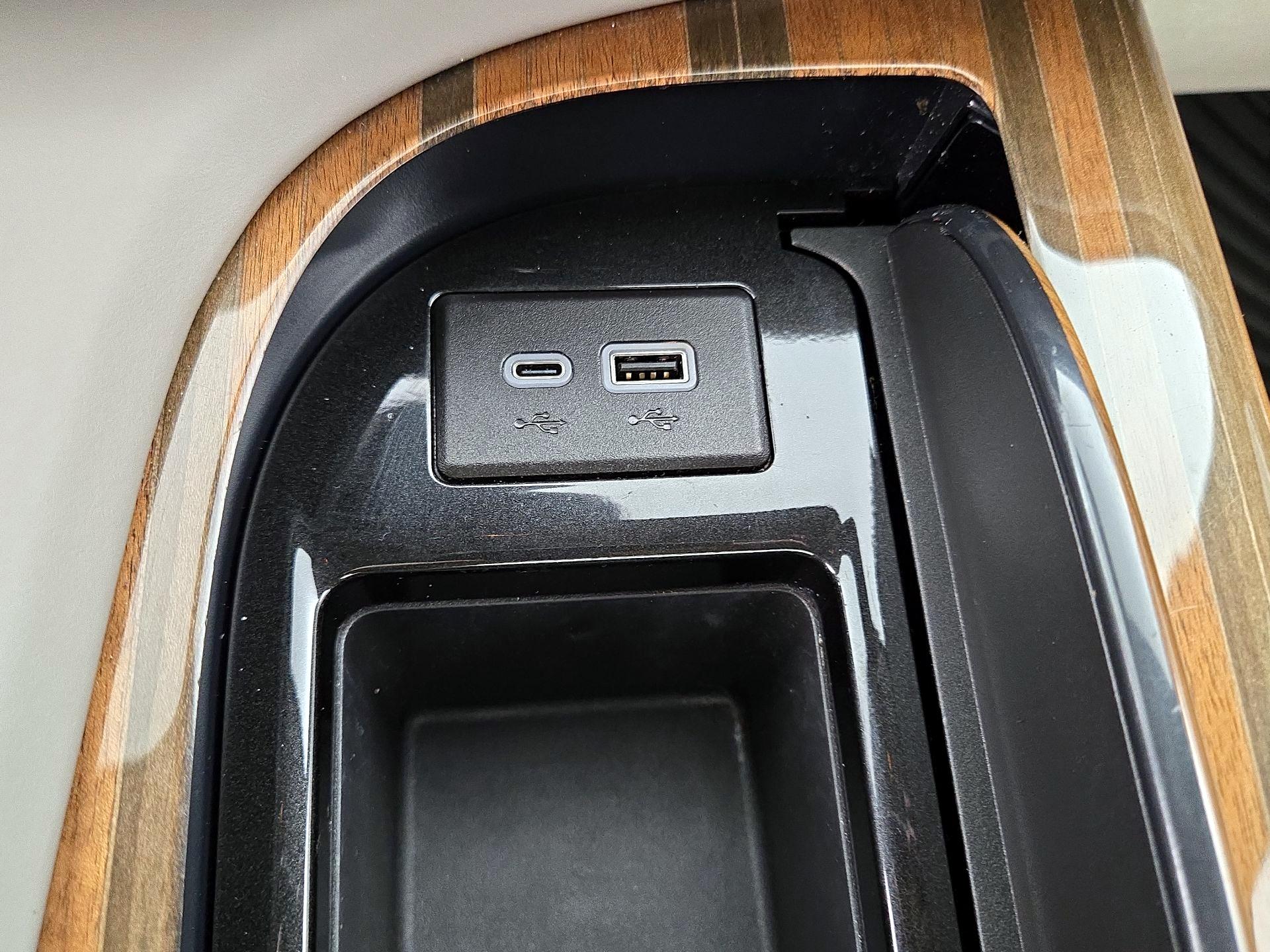 Thumbnail: 2024 Cadillac Escalade - 18