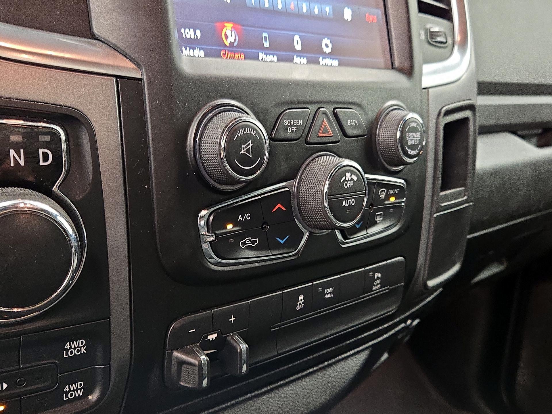 Thumbnail: 2021 RAM 1500 Classic - 16