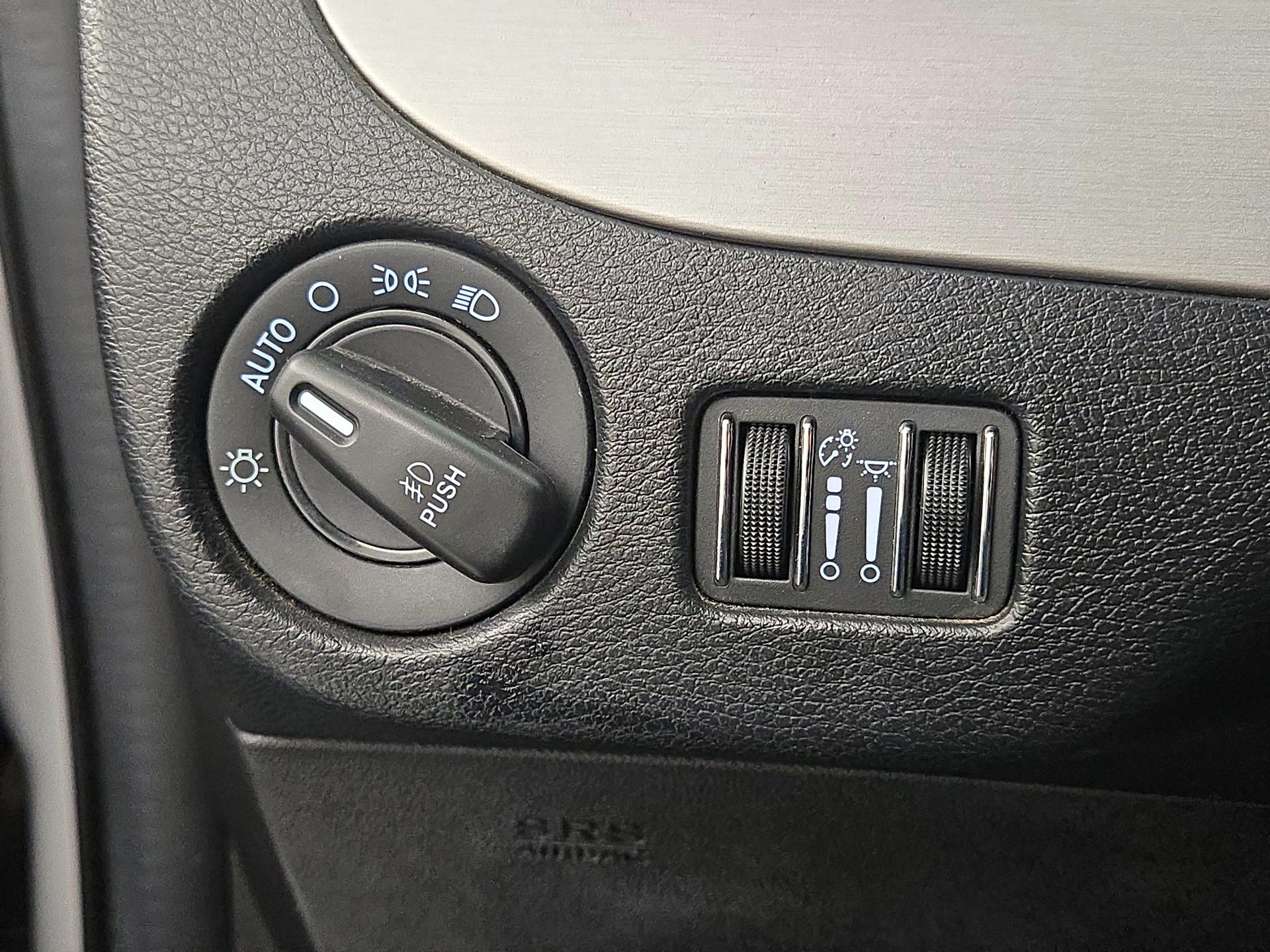 Thumbnail: 2018 Dodge Grand Caravan - 13