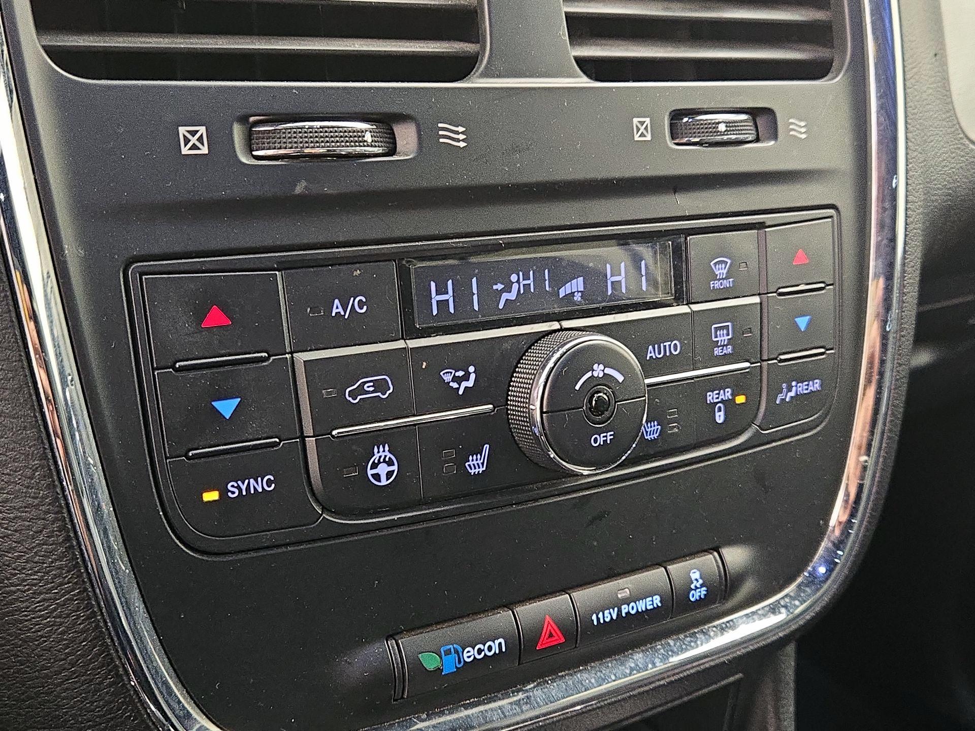 Thumbnail: 2018 Dodge Grand Caravan - 16