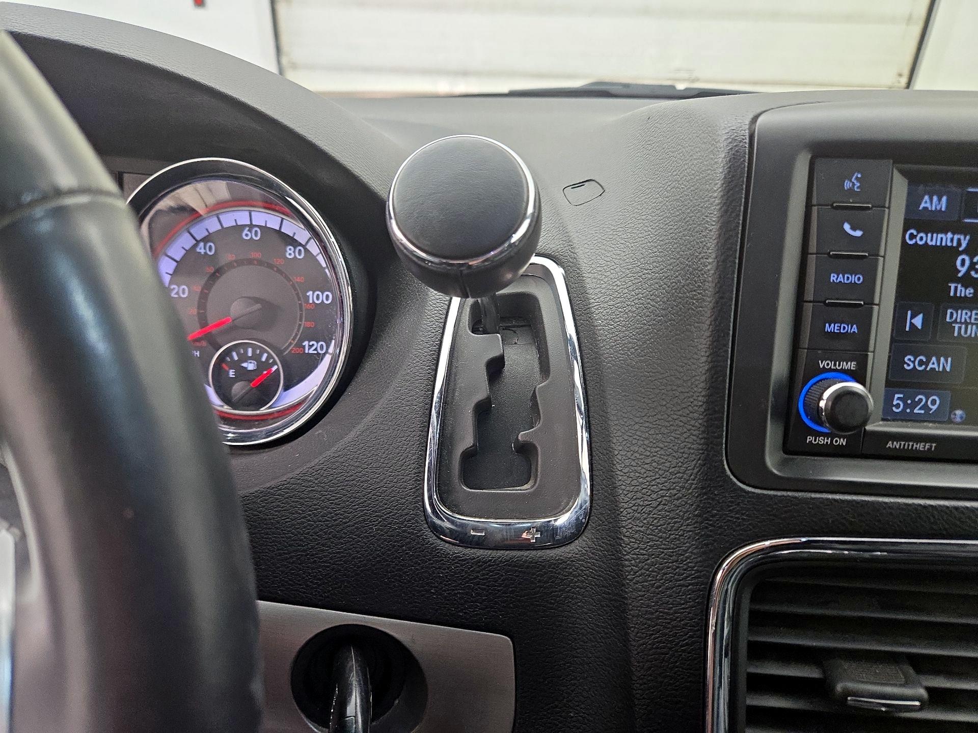 Thumbnail: 2018 Dodge Grand Caravan - 17