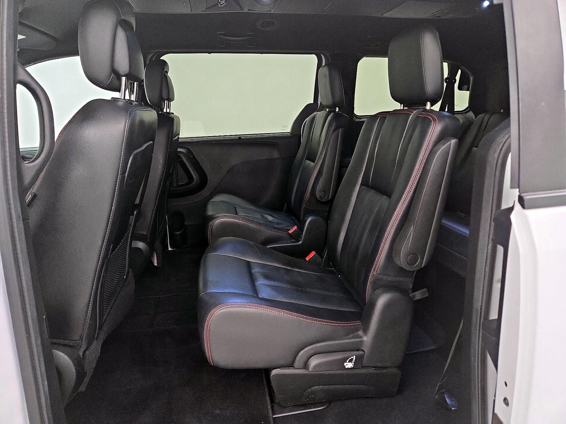 Thumbnail: 2018 Dodge Grand Caravan - 18