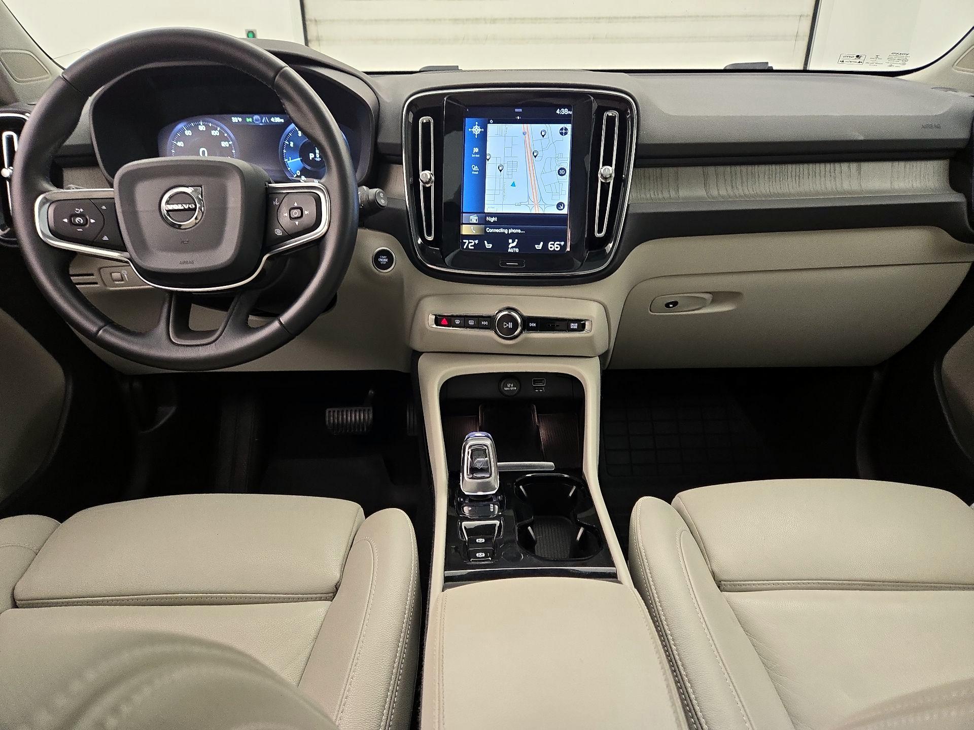 Thumbnail: 2020 Volvo XC40 - 9