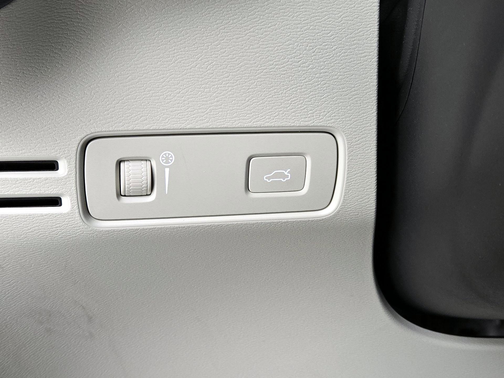 Thumbnail: 2020 Volvo XC40 - 13