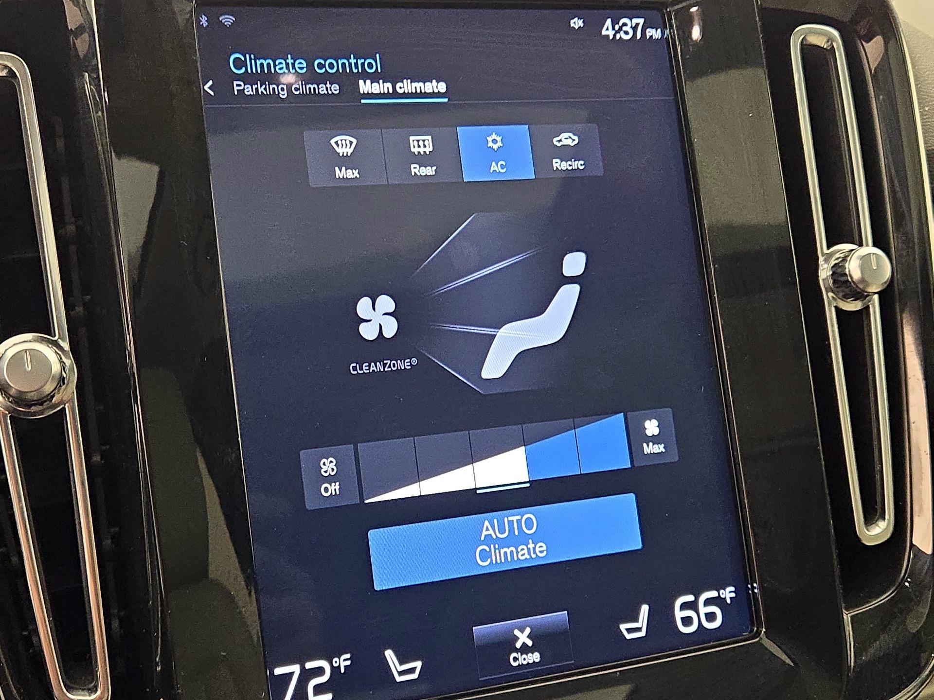 Thumbnail: 2020 Volvo XC40 - 17